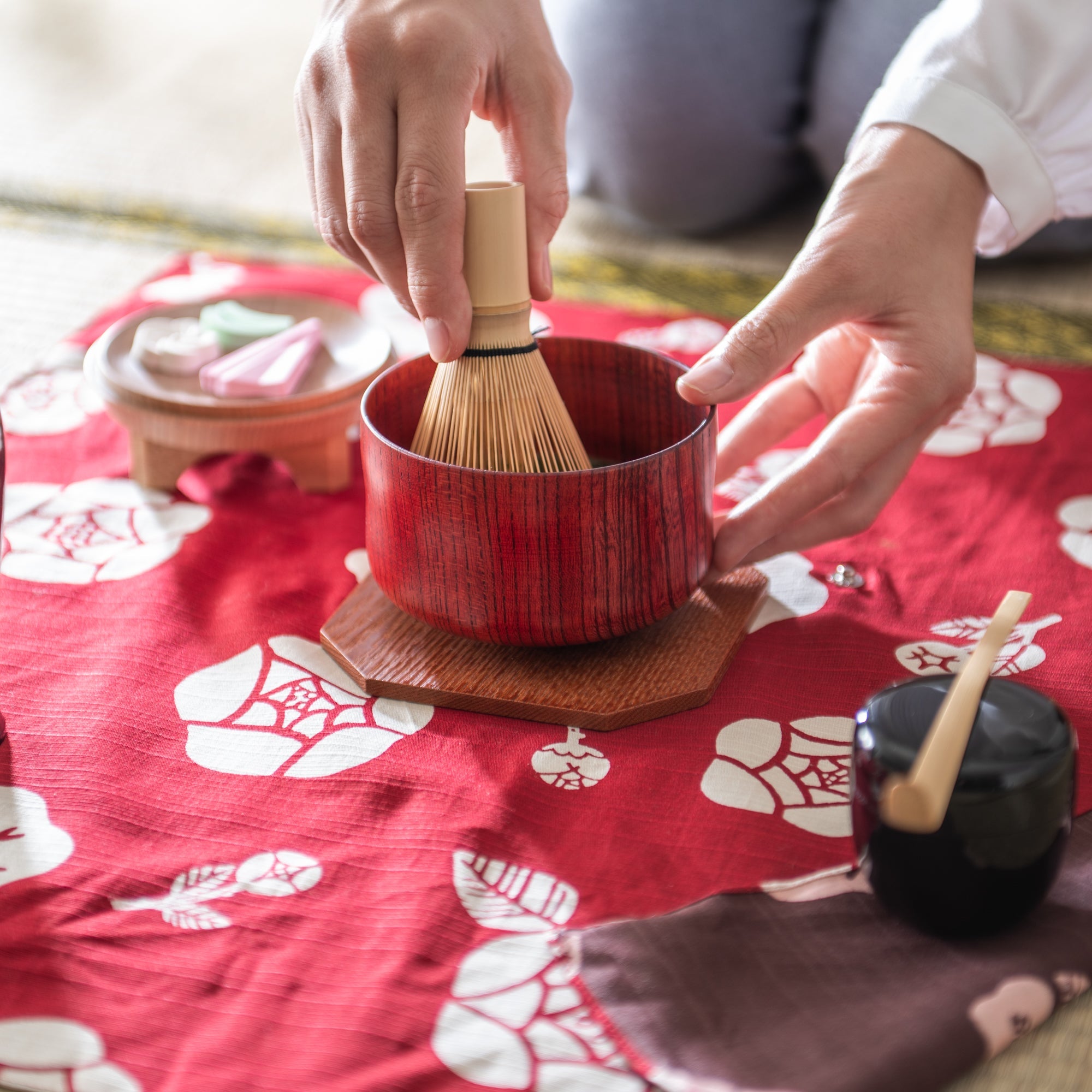 Nishimoto Ippuku Yamanaka Lacquerware Matcha Tea Set with Rose Furoshiki - MUSUBI KILN - Quality Japanese Tableware and Gift