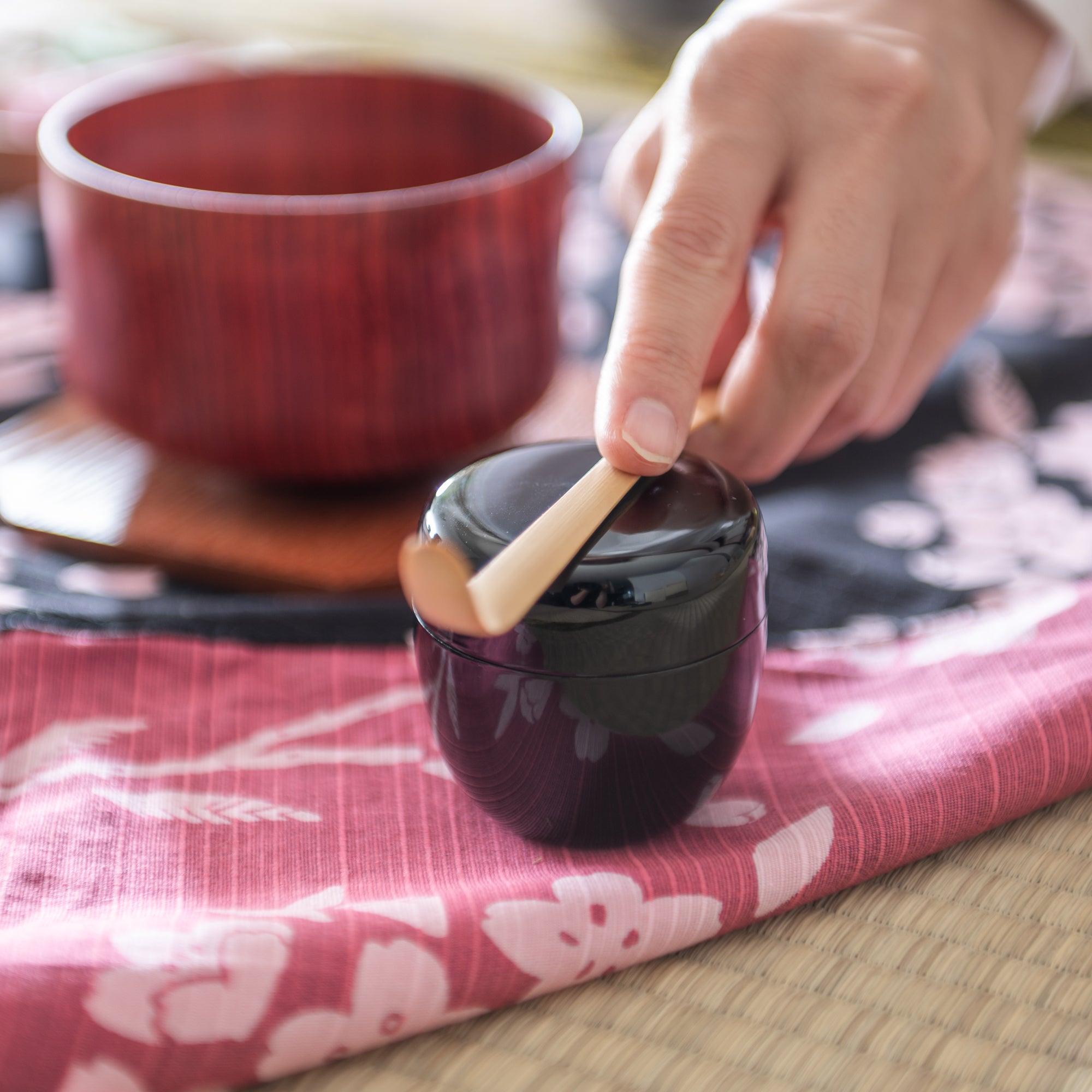 Nishimoto Ippuku Yamanaka Lacquerware Matcha Tea Set with Sakura Furoshiki - MUSUBI KILN - Quality Japanese Tableware and Gift