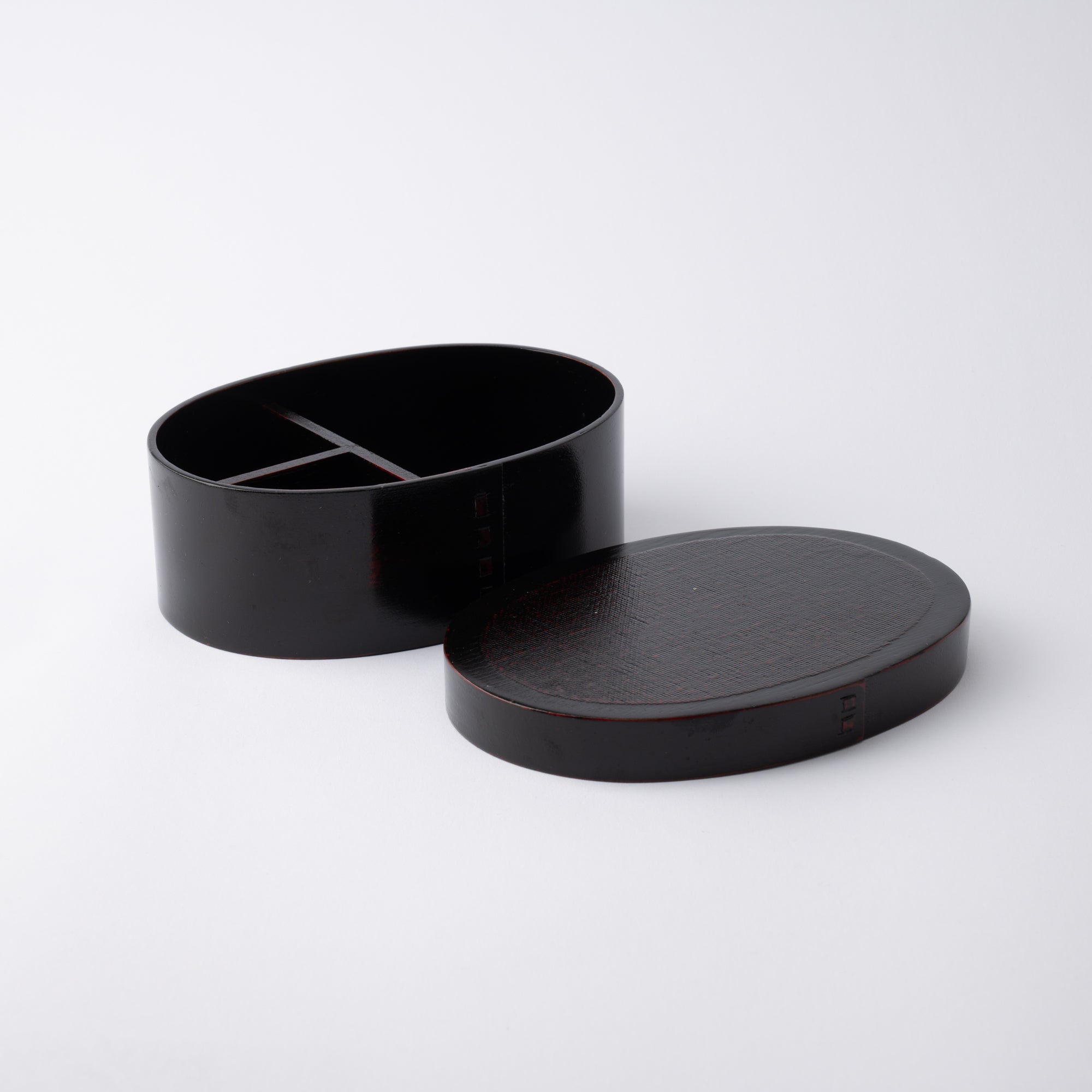 Nunome Yamanaka Lacquerware Oval Bento Box - MUSUBI KILN - Quality Japanese Tableware and Gift