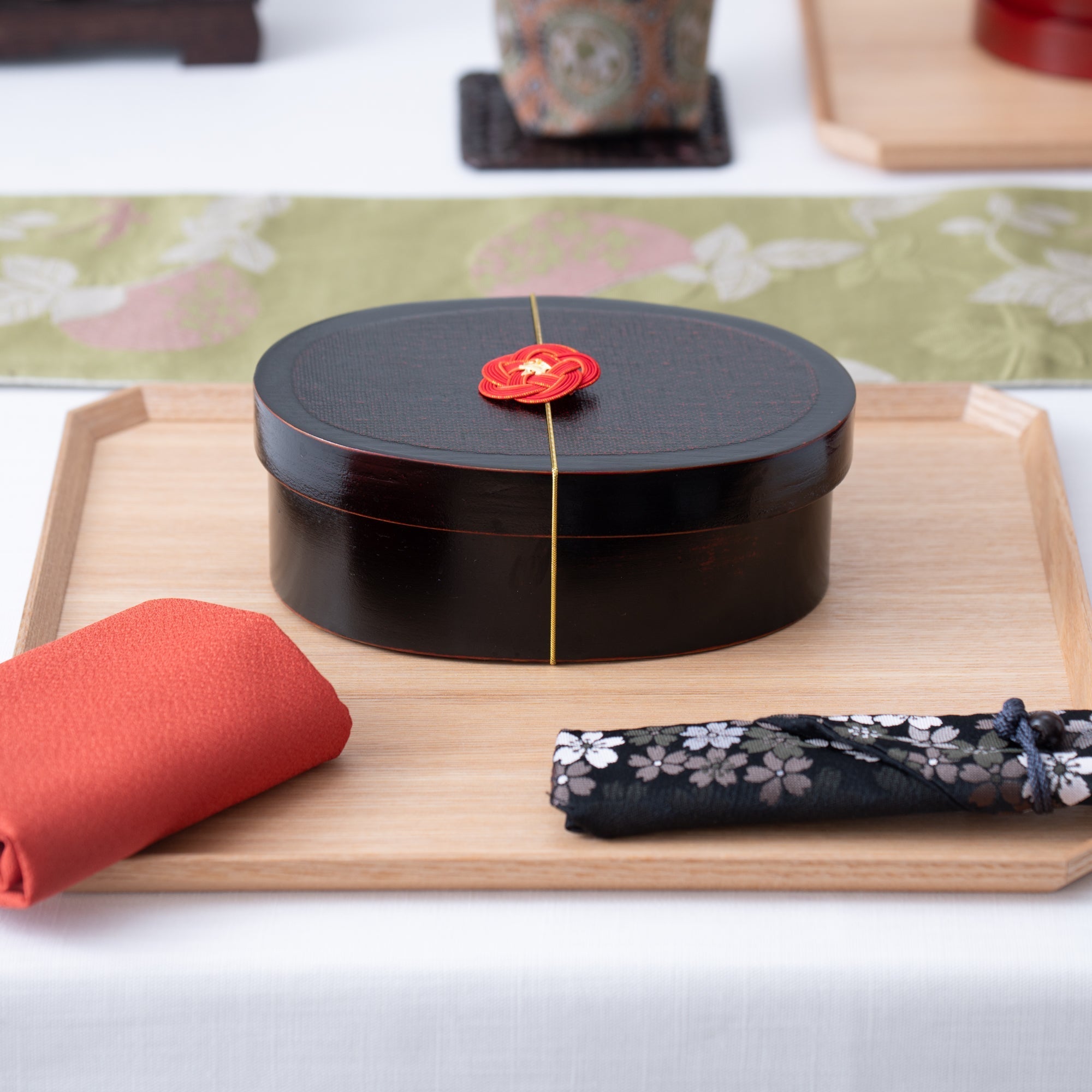 Nunome Yamanaka Lacquerware Oval Bento Box - MUSUBI KILN - Quality Japanese Tableware and Gift