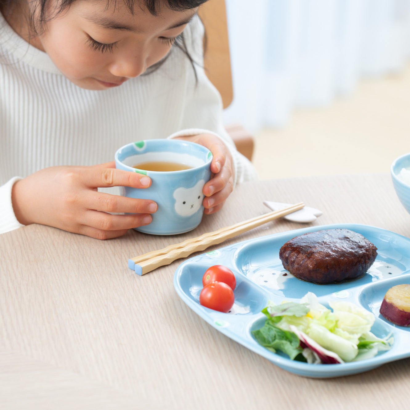 Oshin Kiln Blue Bear Hasami Children's Small Cup - MUSUBI KILN - Quality Japanese Tableware and Gift