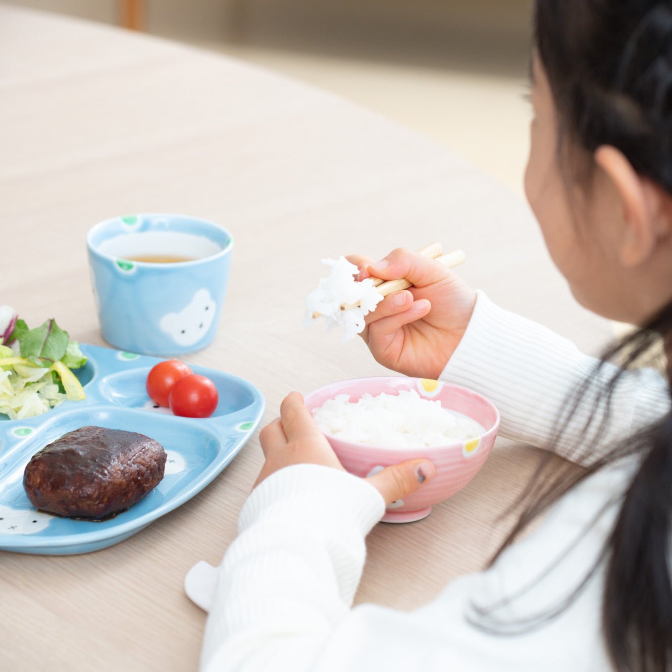 Oshin Kiln Pink Rabbit Hasami Children's Japanese Rice Bowl - MUSUBI KILN - Quality Japanese Tableware and Gift