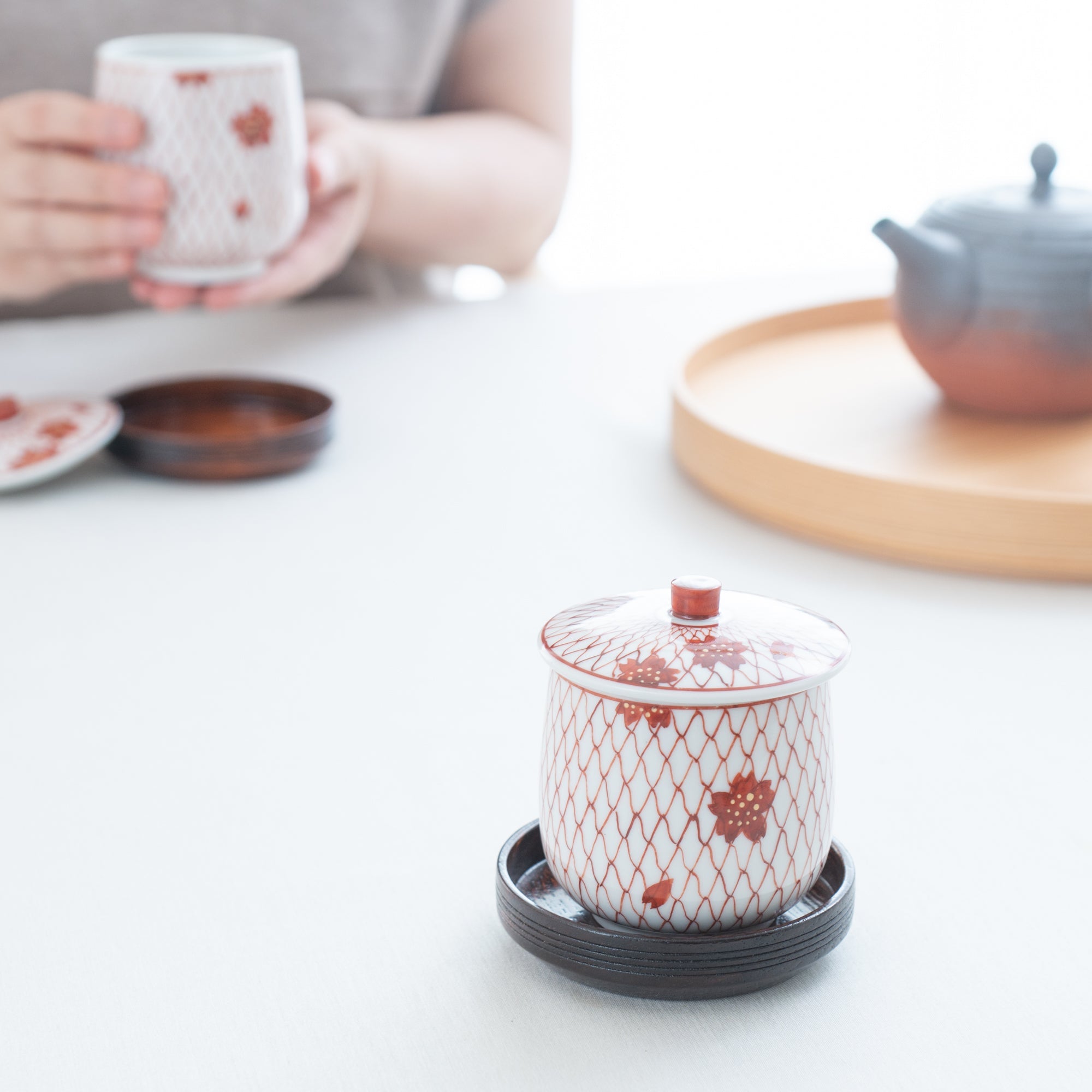 Red Mesh with Sakura Kutani Yunomi Japanese Teacup Pair - MUSUBI KILN - Quality Japanese Tableware and Gift