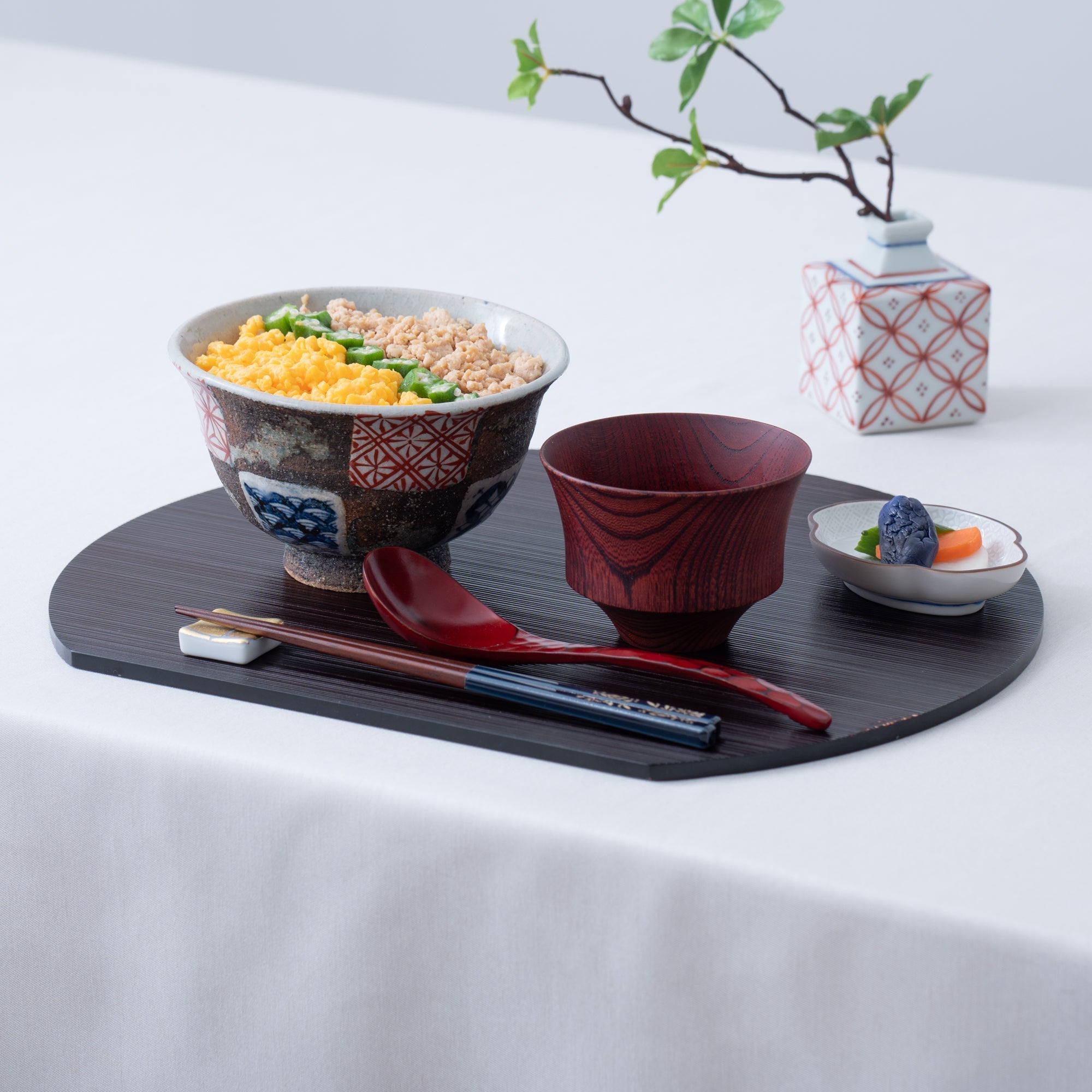 Reversible Half Moon Hegi - me Yamanaka Lacquerware Placemat - MUSUBI KILN - Quality Japanese Tableware and Gift