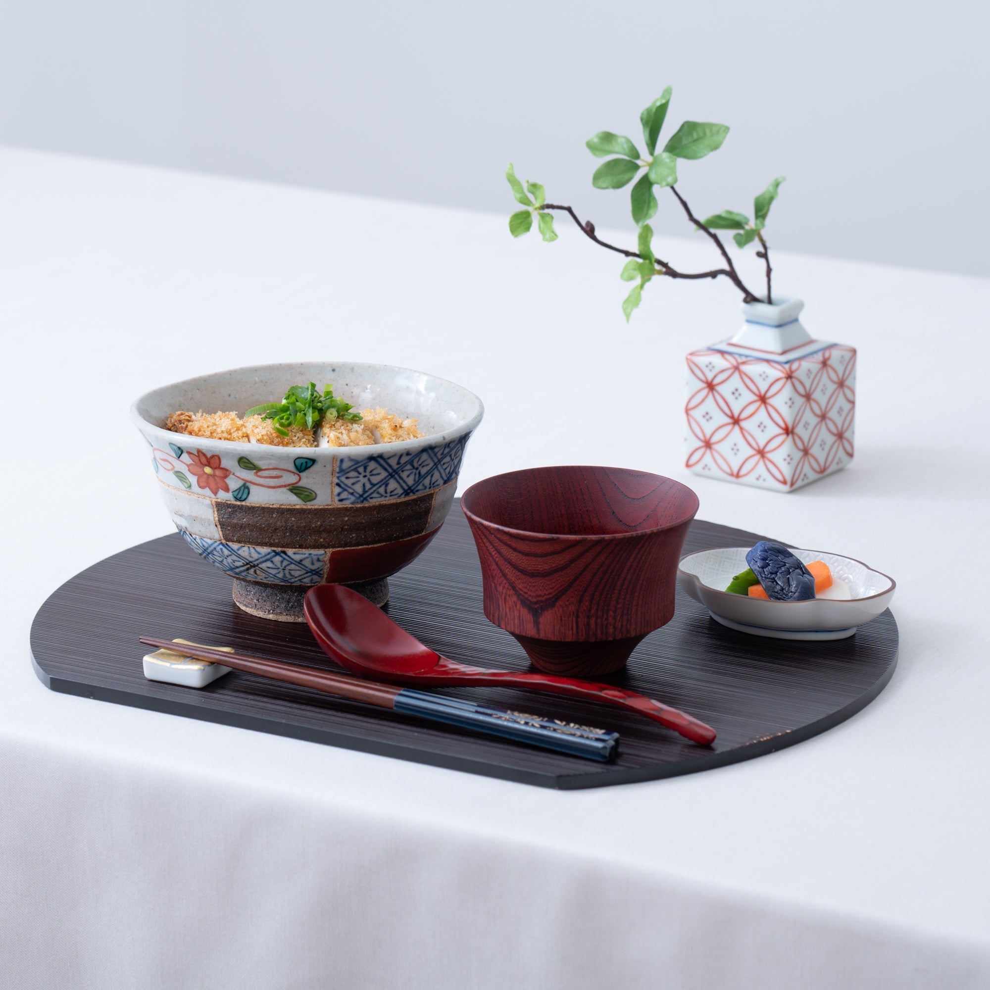 Reversible Half Moon Hegi - me Yamanaka Lacquerware Placemat - MUSUBI KILN - Quality Japanese Tableware and Gift