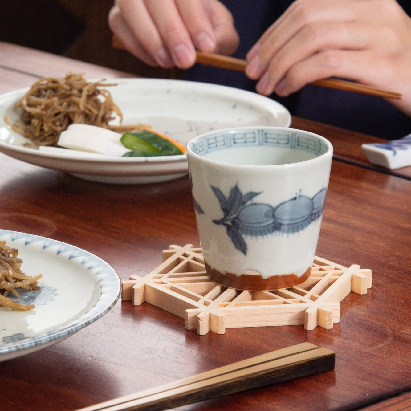 Ri Sanpei Chestnut Arita Guinomi Sake Cup - MUSUBI KILN - Quality Japanese Tableware and Gift