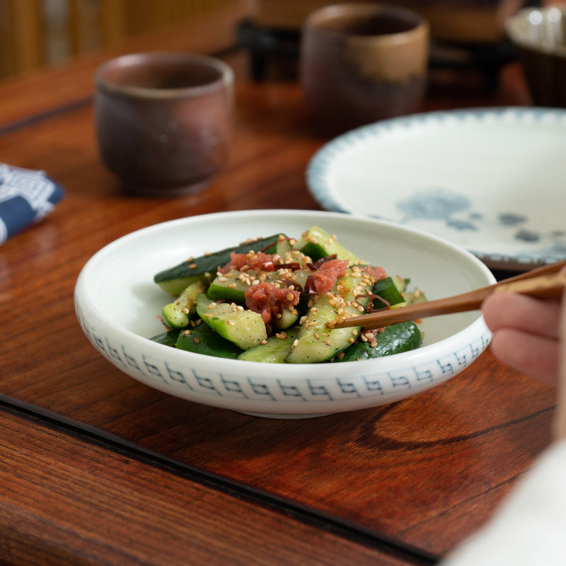 Ri Sanpei Chrysanthemum And Butterfly Arita Bowl - MUSUBI KILN - Quality Japanese Tableware and Gift