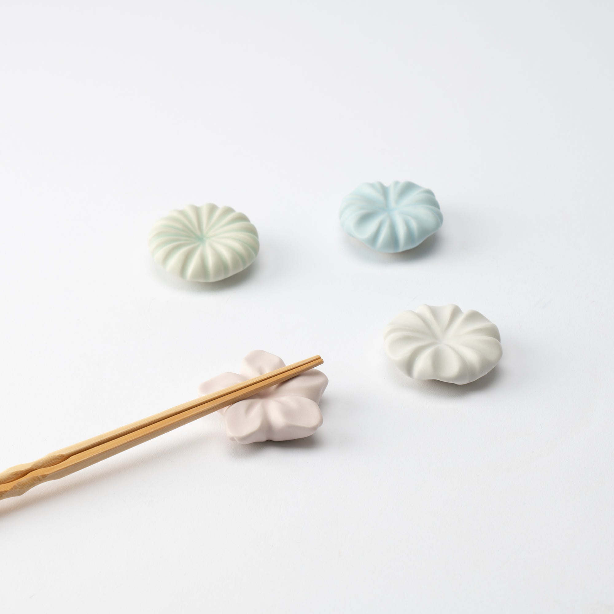 RINKA Usuki Chopstick Rest Set - MUSUBI KILN - Quality Japanese Tableware and Gift