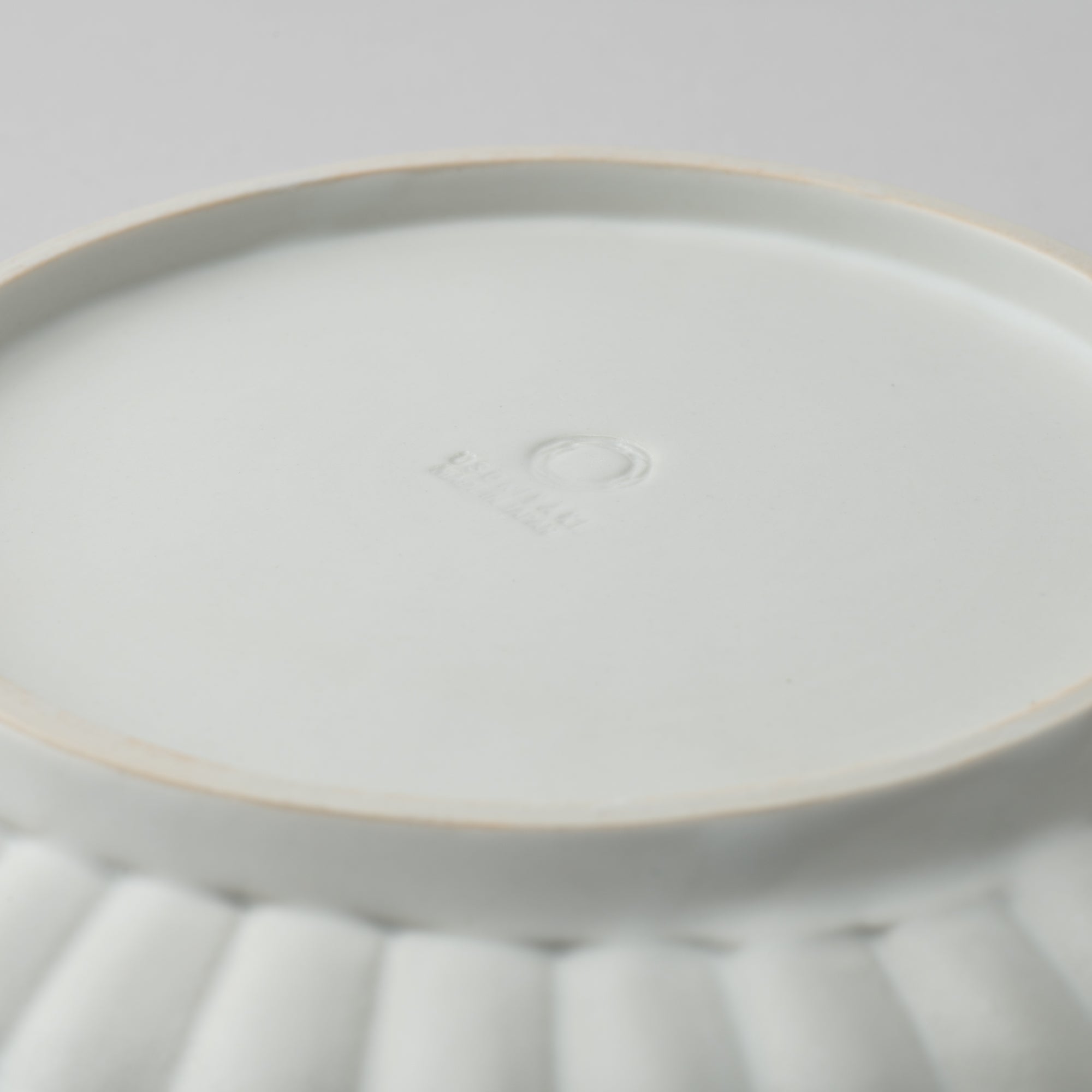 RINKA Usuki Round Plate - MUSUBI KILN - Quality Japanese Tableware and Gift