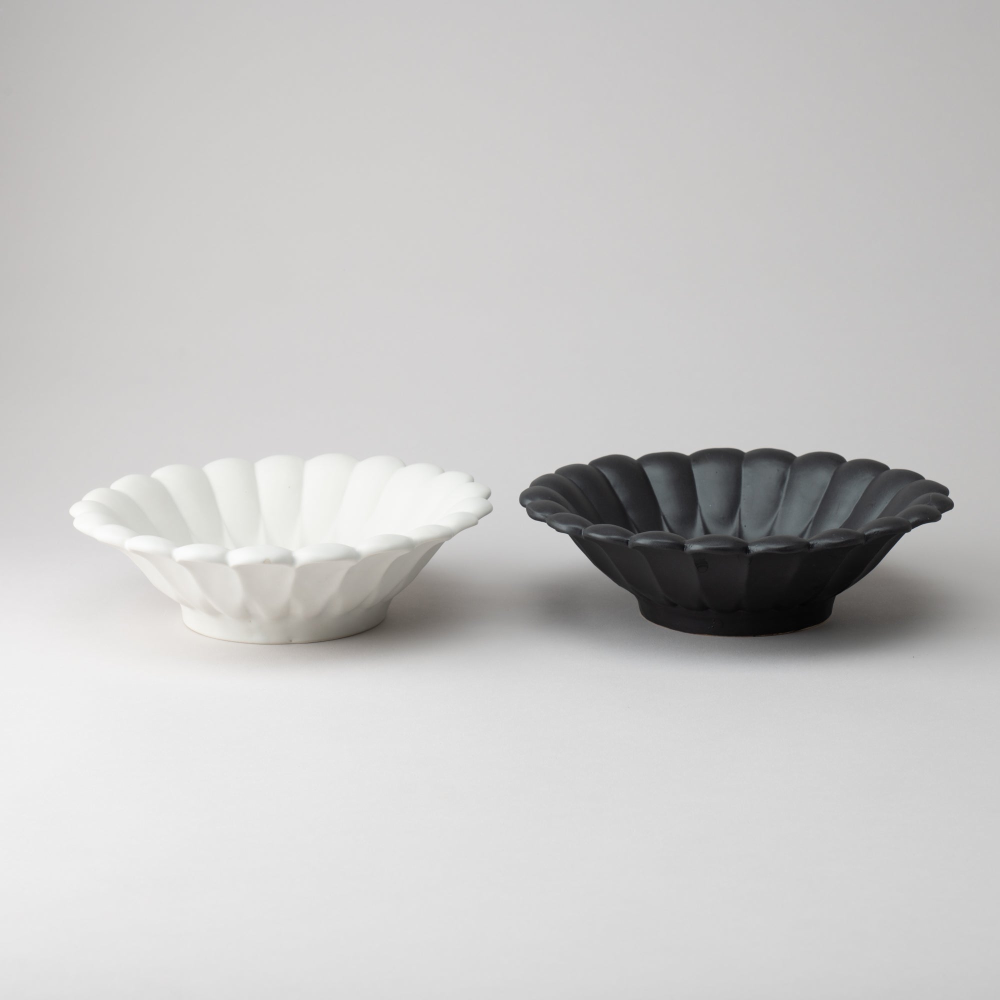 RINKA Usuki Salad Bowl L - MUSUBI KILN - Quality Japanese Tableware and Gift