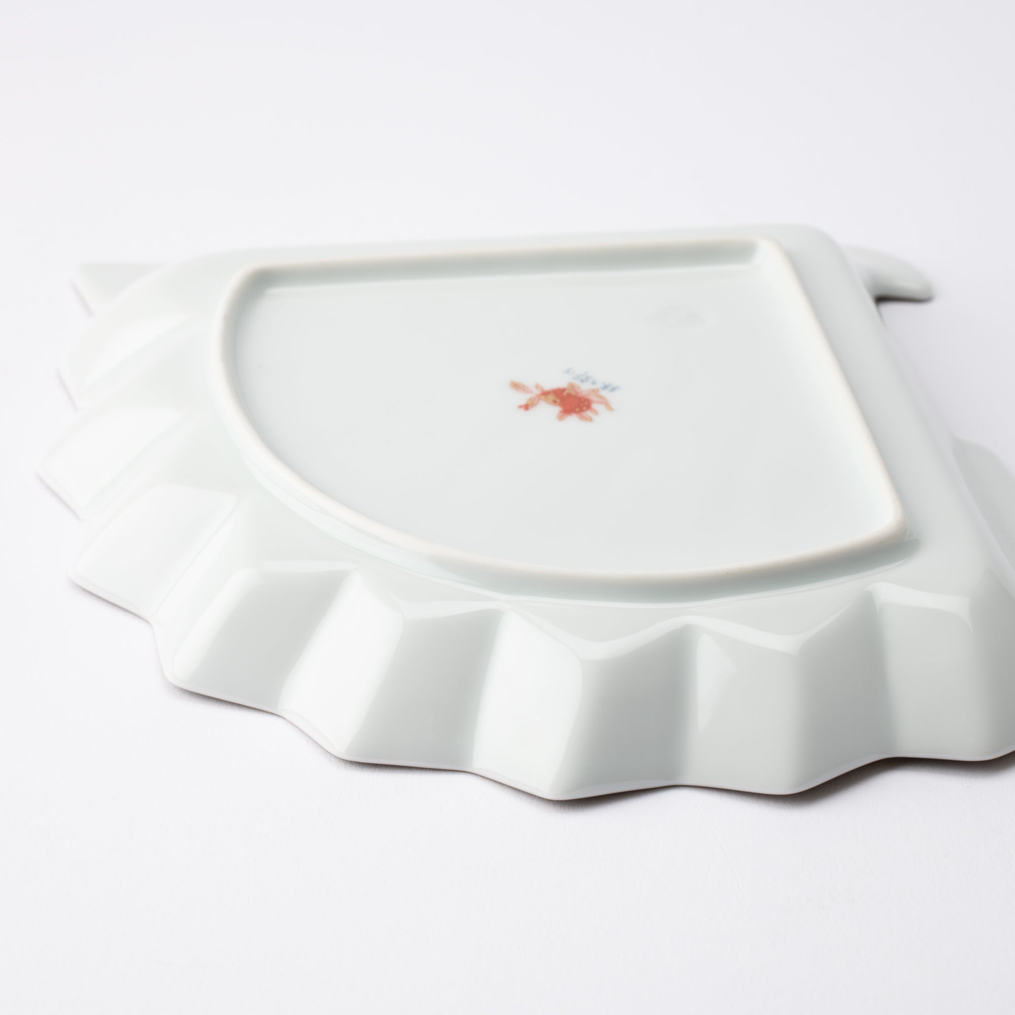 Rinkuro Kiln Old Imari Akadami Phoenix Fan - shaped Plate - MUSUBI KILN - Quality Japanese Tableware and Gift