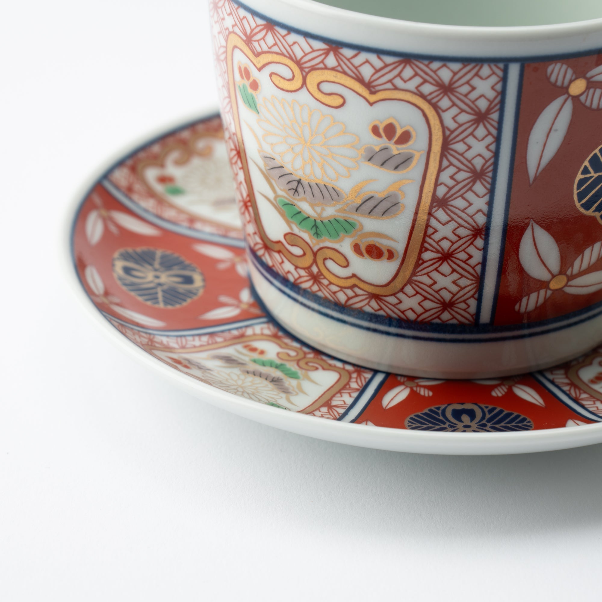 Rinkuro Kiln Old Imari Chrysanthemum Hasami Soba Choko Cup and Saucer - MUSUBI KILN - Quality Japanese Tableware and Gift