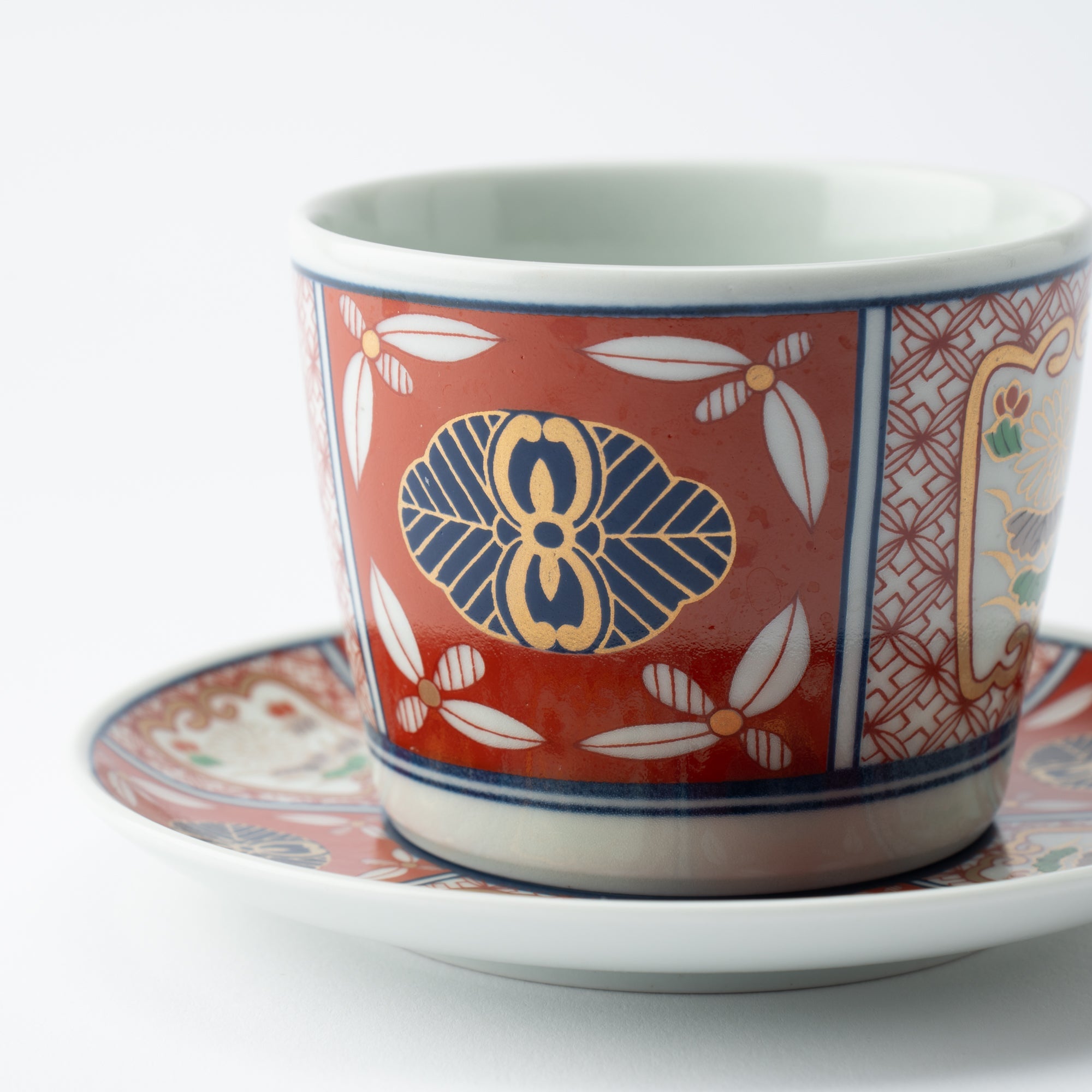 Rinkuro Kiln Old Imari Chrysanthemum Hasami Soba Choko Cup and Saucer - MUSUBI KILN - Quality Japanese Tableware and Gift