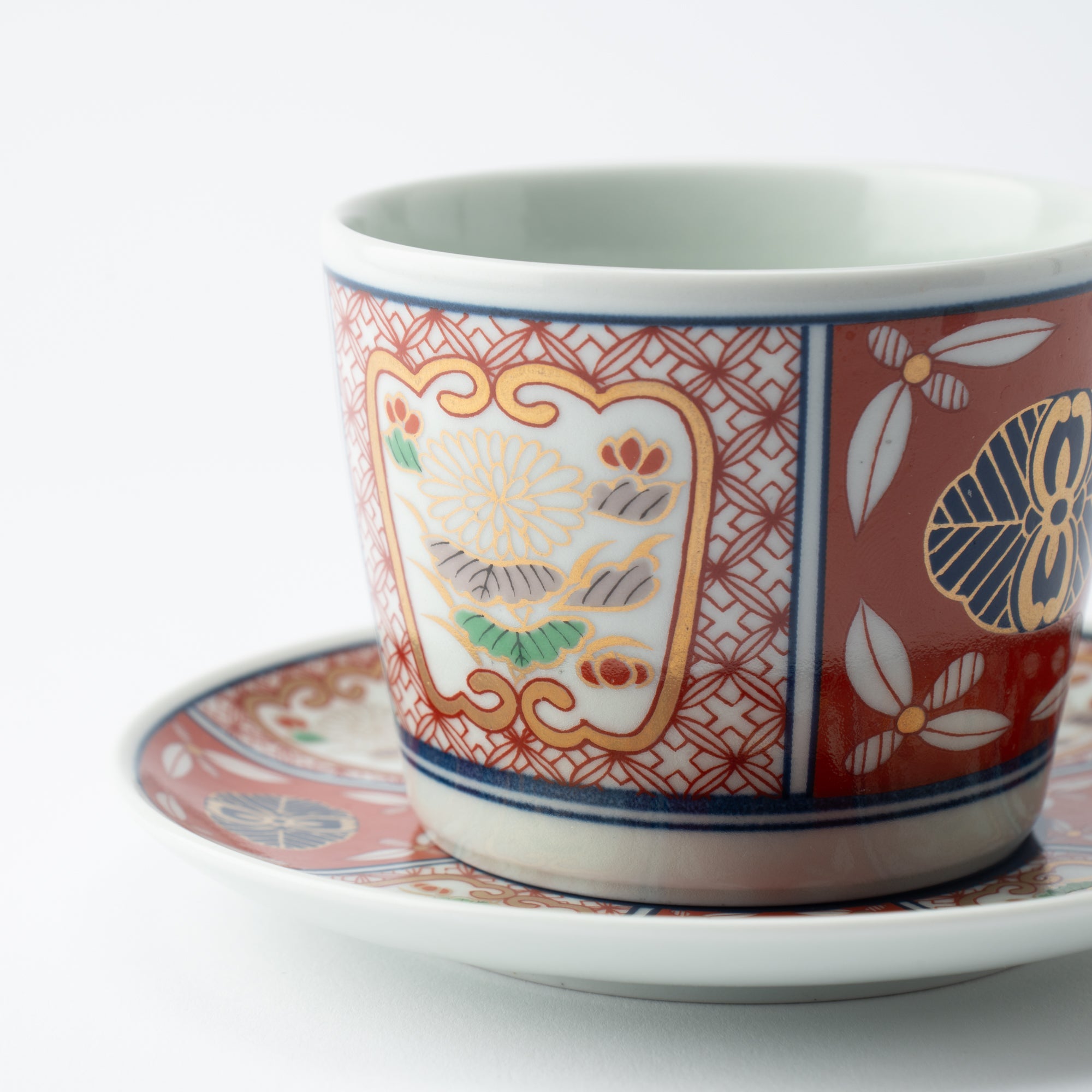 Rinkuro Kiln Old Imari Chrysanthemum Hasami Soba Choko Cup and Saucer - MUSUBI KILN - Quality Japanese Tableware and Gift