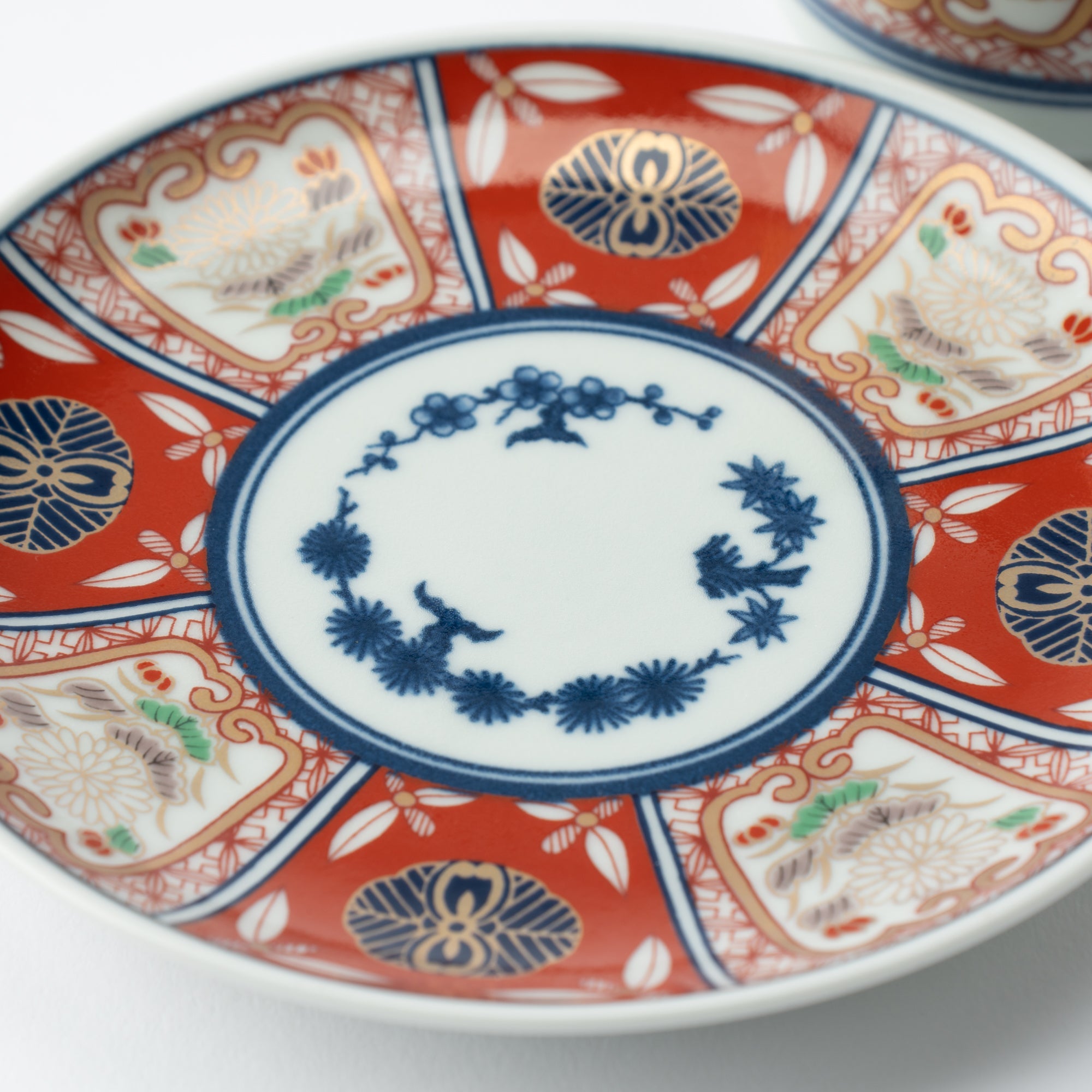 Rinkuro Kiln Old Imari Chrysanthemum Hasami Soba Choko Cup and Saucer - MUSUBI KILN - Quality Japanese Tableware and Gift