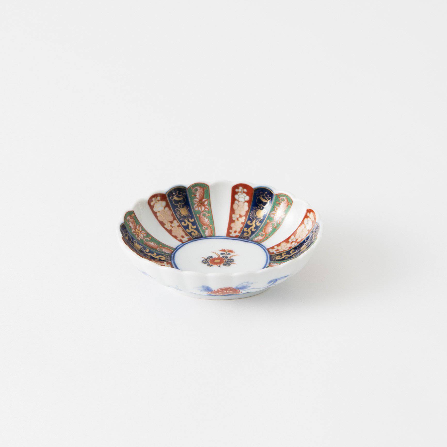 Rinkuro Kiln Old Imari Flower Hasami Kobachi Bowl A - MUSUBI KILN - Quality Japanese Tableware and Gift