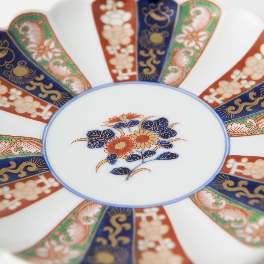 Rinkuro Kiln Old Imari Flower Hasami Round Plate - MUSUBI KILN - Quality Japanese Tableware and Gift