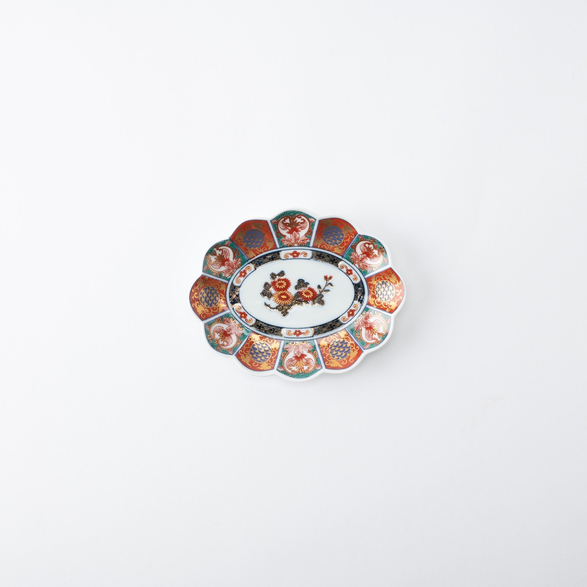 Rinkuro Kiln Old Imari Kinsai Chrysanthemum Hasami Oval Plate 5.5in - MUSUBI KILN - Quality Japanese Tableware and Gift