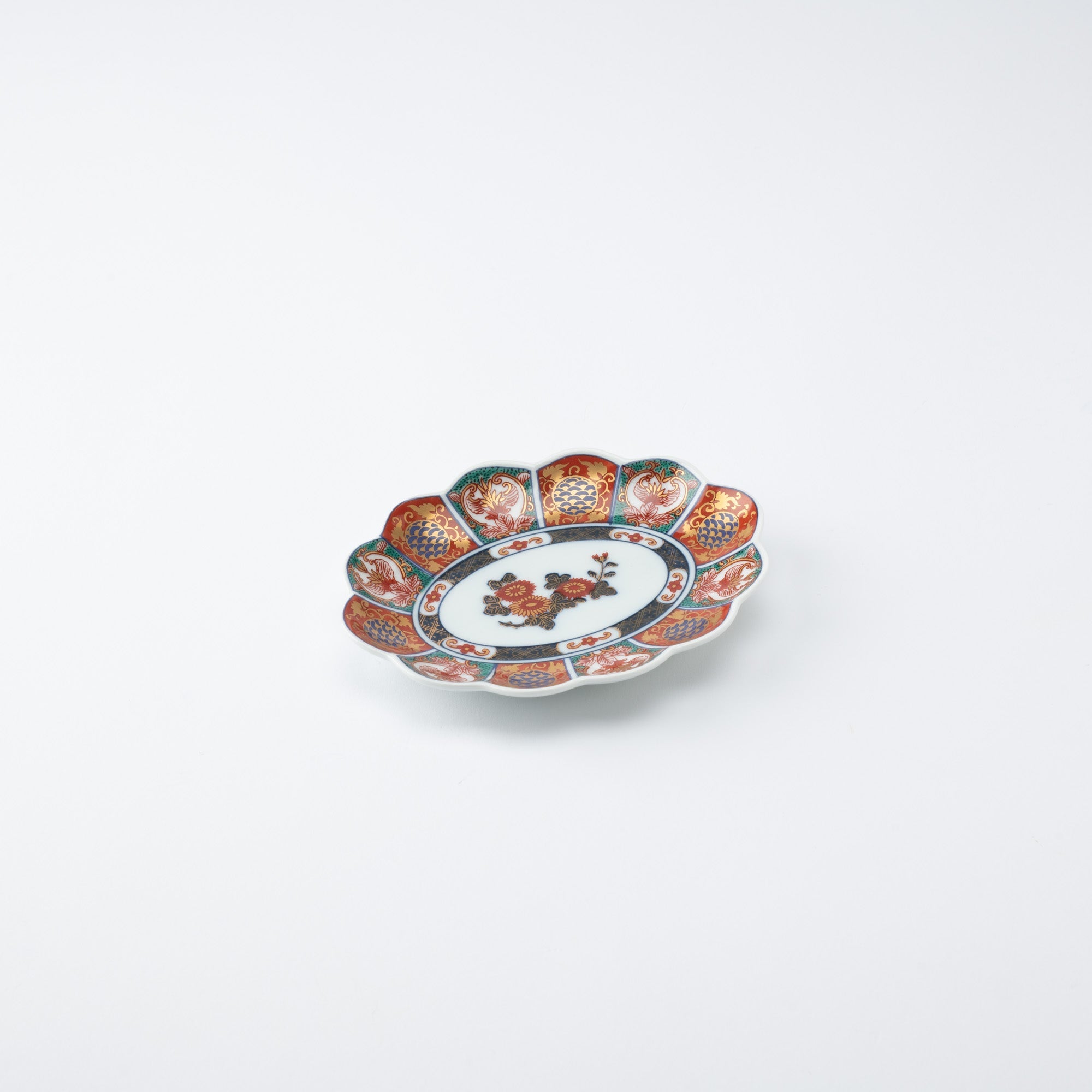 Rinkuro Kiln Old Imari Kinsai Chrysanthemum Hasami Oval Plate 5.5in - MUSUBI KILN - Quality Japanese Tableware and Gift