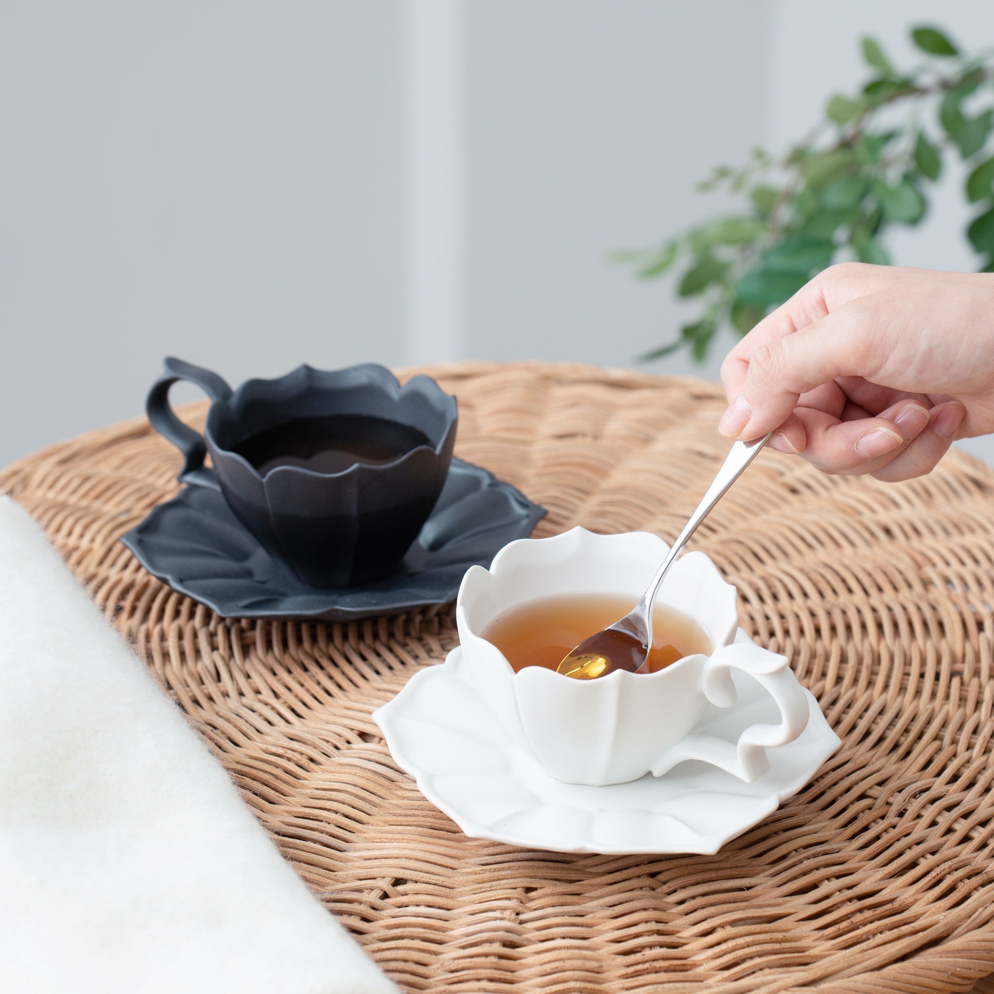 RYOUKA Usuki Teacup And Saucer - MUSUBI KILN - Quality Japanese Tableware and Gift