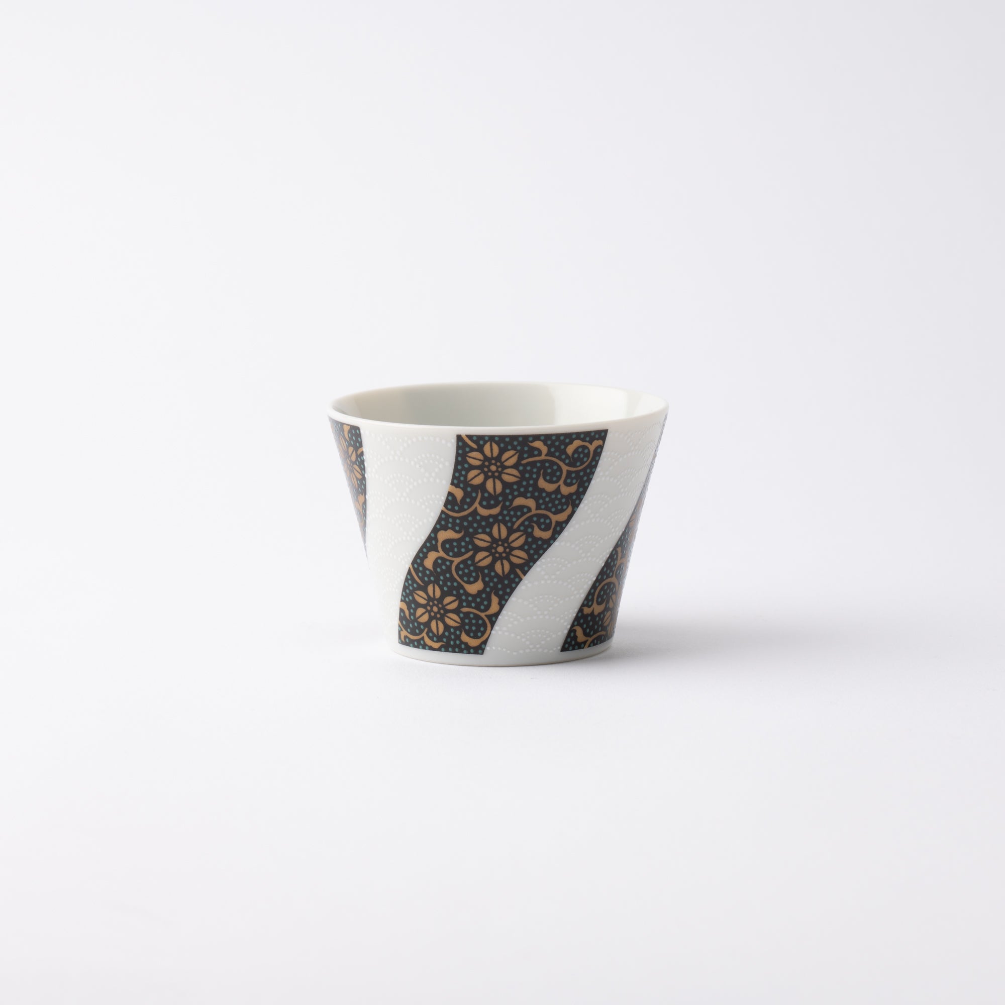 Seikou Kiln Aochibu Kutani Guinomi Sake Cup - MUSUBI KILN - Quality Japanese Tableware and Gift