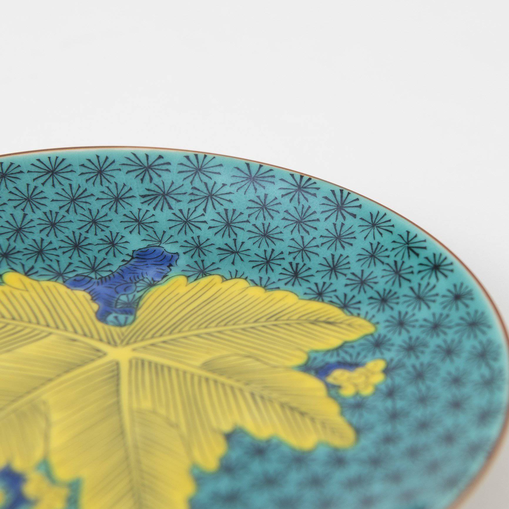 Seikou Kiln Foliage Kutani Round Plate - MUSUBI KILN - Quality Japanese Tableware and Gift