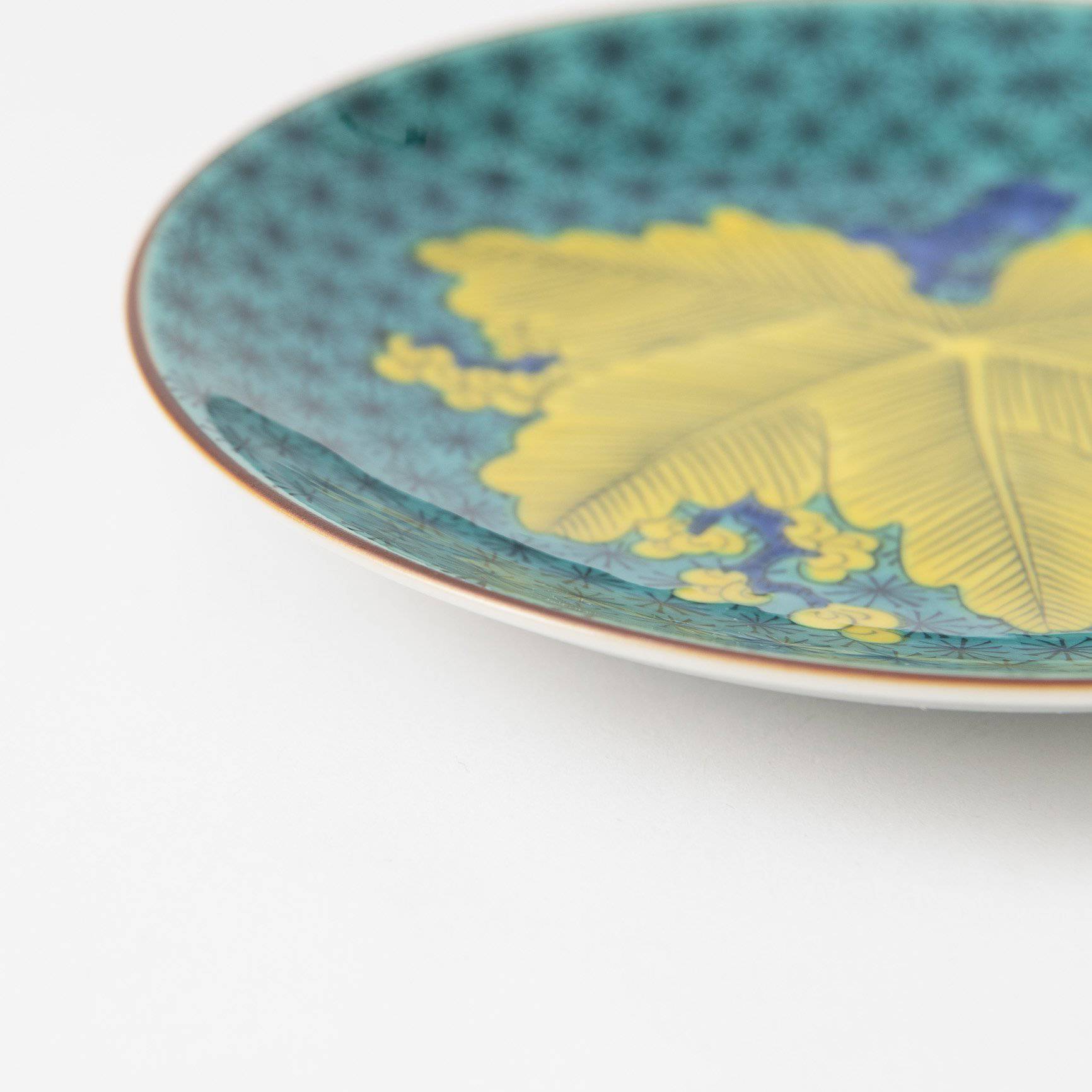 Seikou Kiln Foliage Kutani Round Plate - MUSUBI KILN - Quality Japanese Tableware and Gift