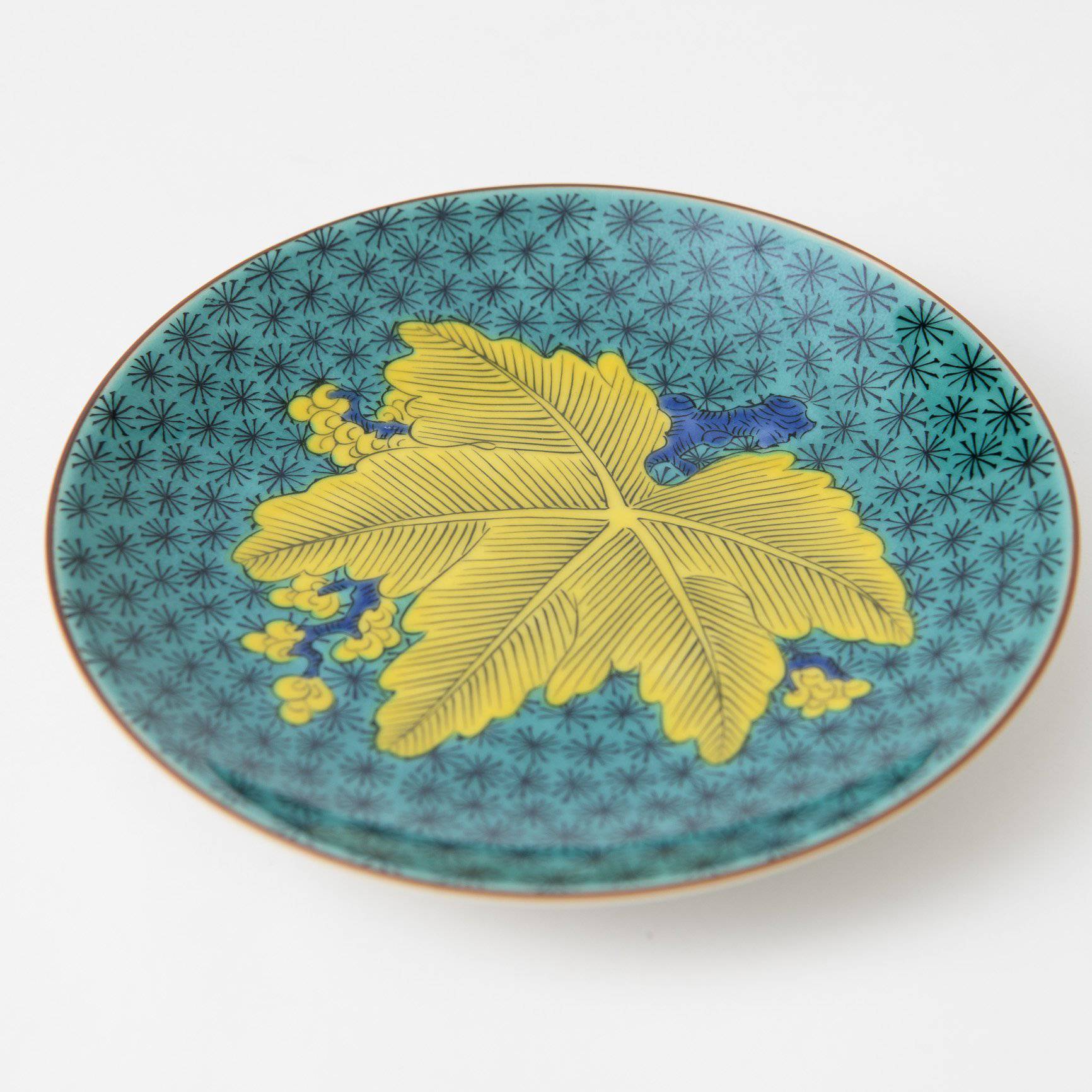 Seikou Kiln Foliage Kutani Round Plate - MUSUBI KILN - Quality Japanese Tableware and Gift