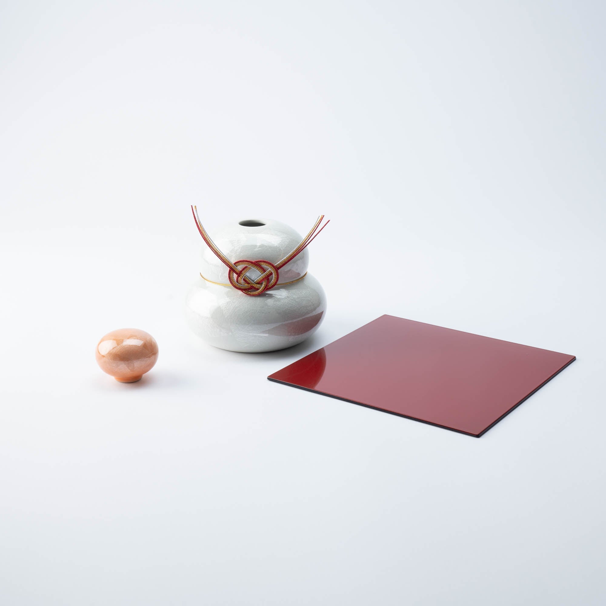 Seikou Kiln Ginsai Kutani Kagami Mochi - MUSUBI KILN - Quality Japanese Tableware and Gift