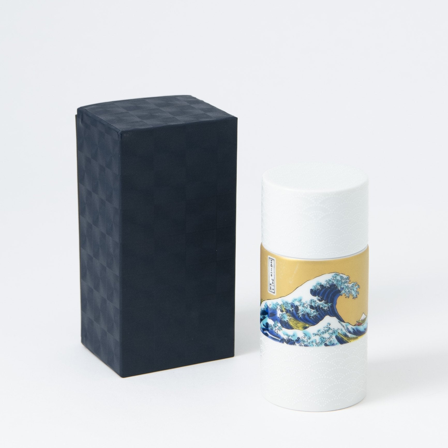 Seikou Kiln Hokusai Wave Kutani Sake Set - MUSUBI KILN - Quality Japanese Tableware and Gift