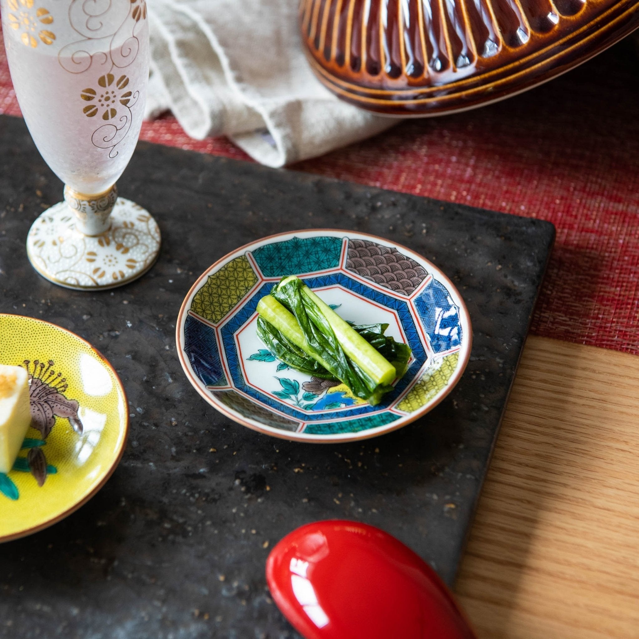 Seikou Kiln Red Peony Kutani Sauce Plate - MUSUBI KILN - Quality Japanese Tableware and Gift