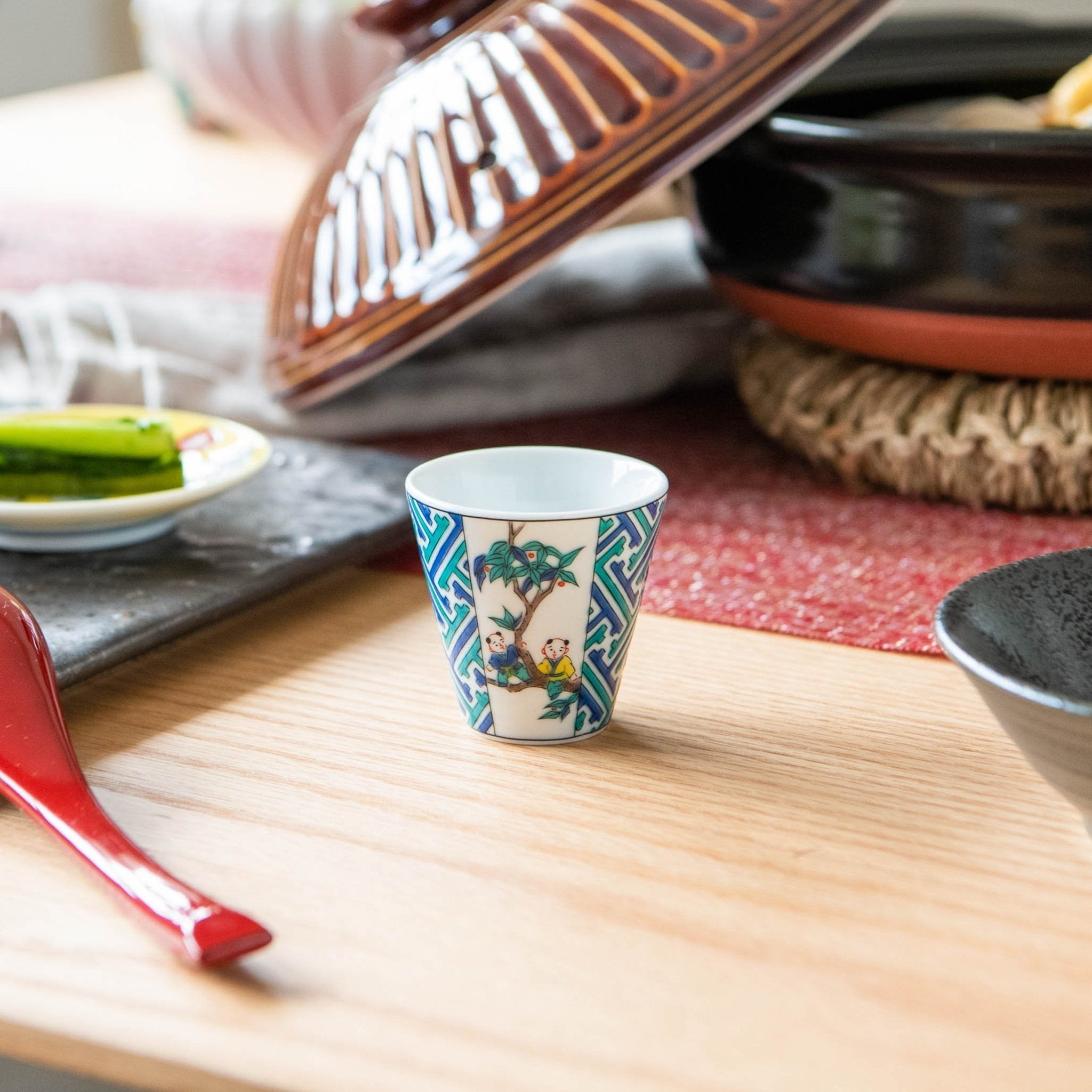 Seikou Kiln Saya - gata and Children Kutani Ochoko Sake Cup - MUSUBI KILN - Quality Japanese Tableware and Gift