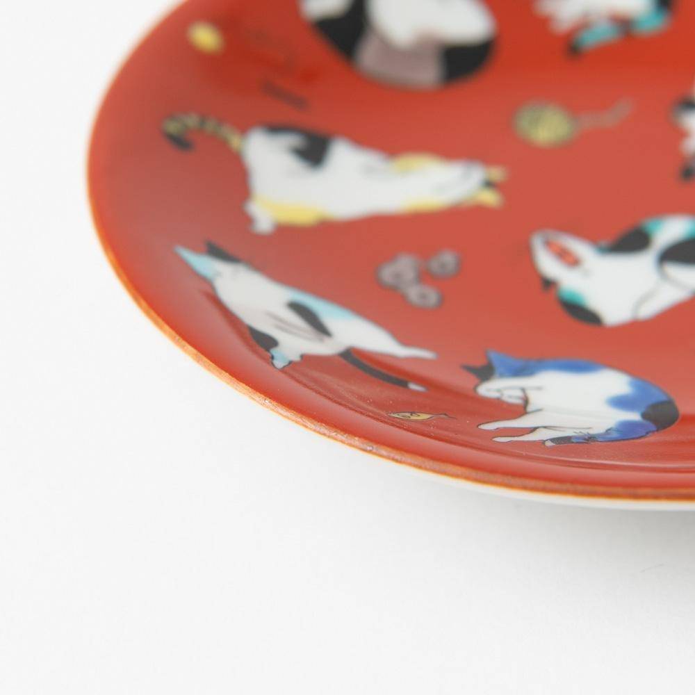 Seikou Kiln Sprawling Cats Kutani Sauce Plate - MUSUBI KILN - Quality Japanese Tableware and Gift