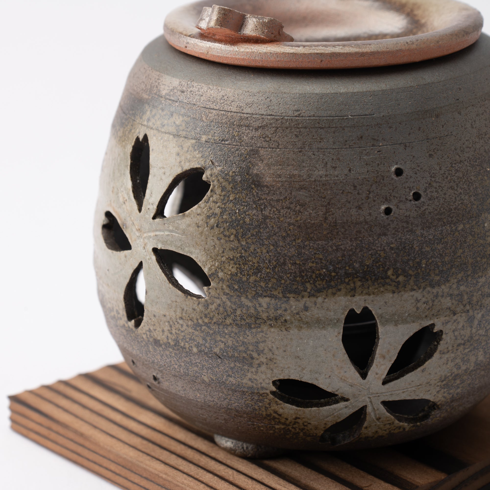 Sekiryu Cherry Blossom Green Ash Glaze Tokoname Chakoro Tea Incense Burner - MUSUBI KILN - Quality Japanese Tableware and Gift