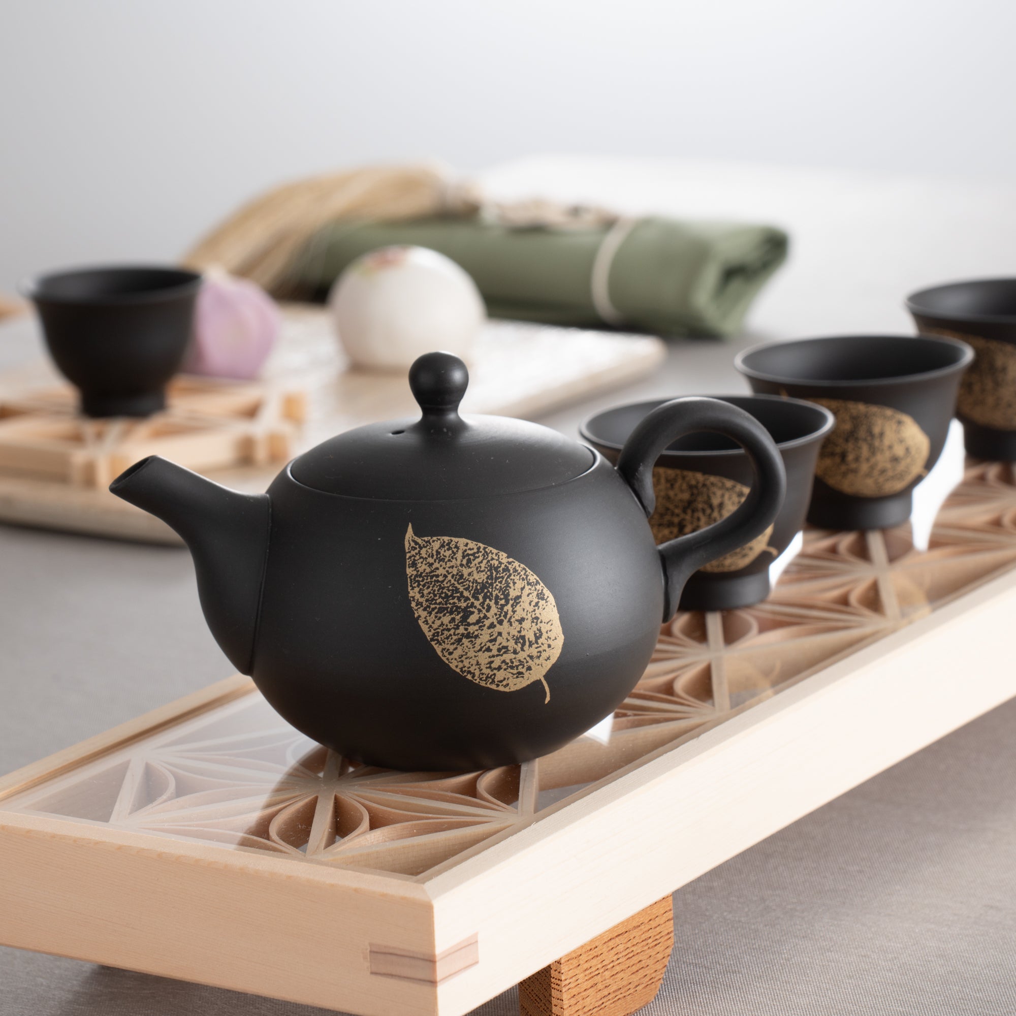 Shoho Black Leaf Tokoname Japanese Teapot Set 6.1oz(180ml) - Sasame and Ceramesh - MUSUBI KILN - Quality Japanese Tableware and Gift