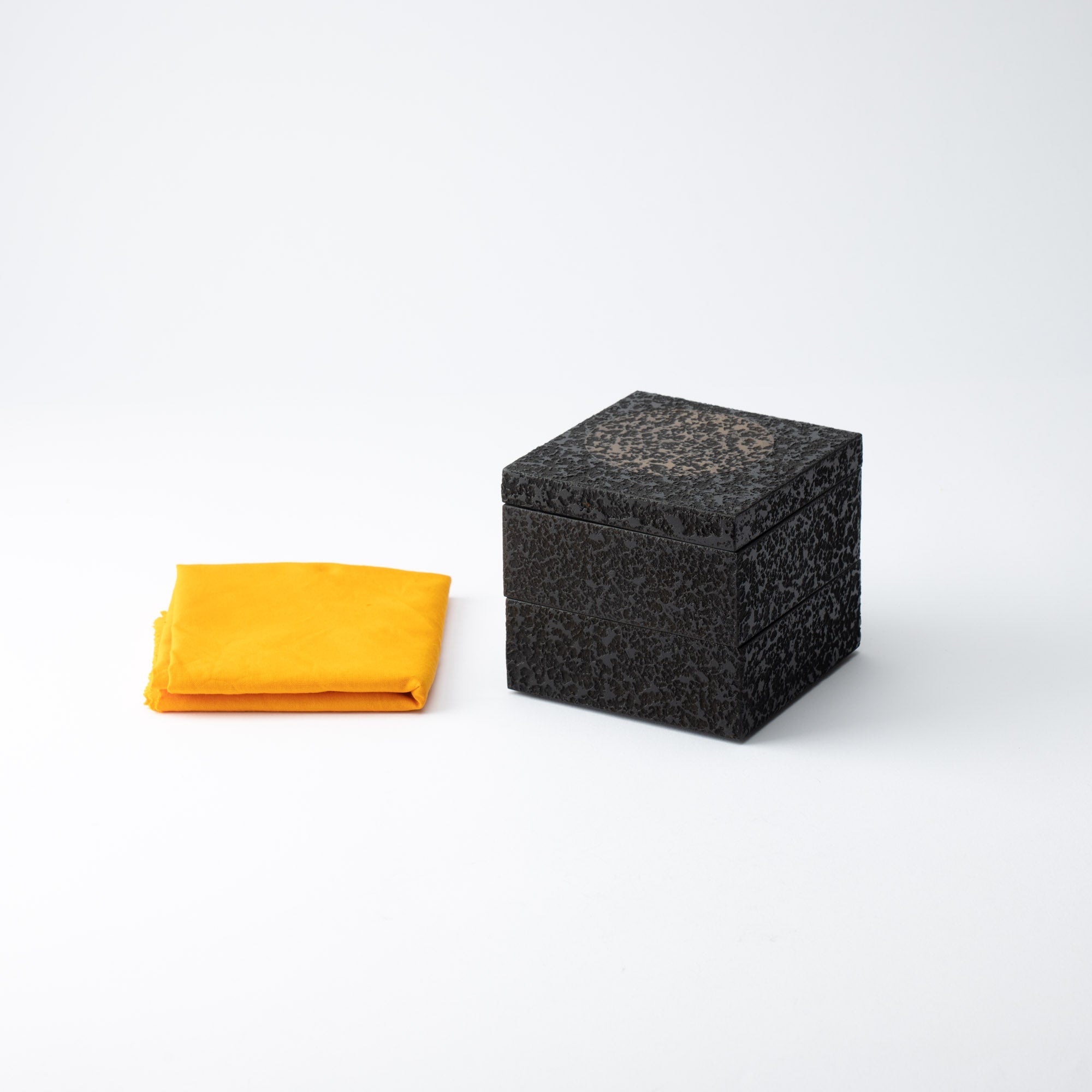 Sinra Full Moon Kagawa Lacquerware Two Tiers Jubako Bento Box | MUSUBI ...