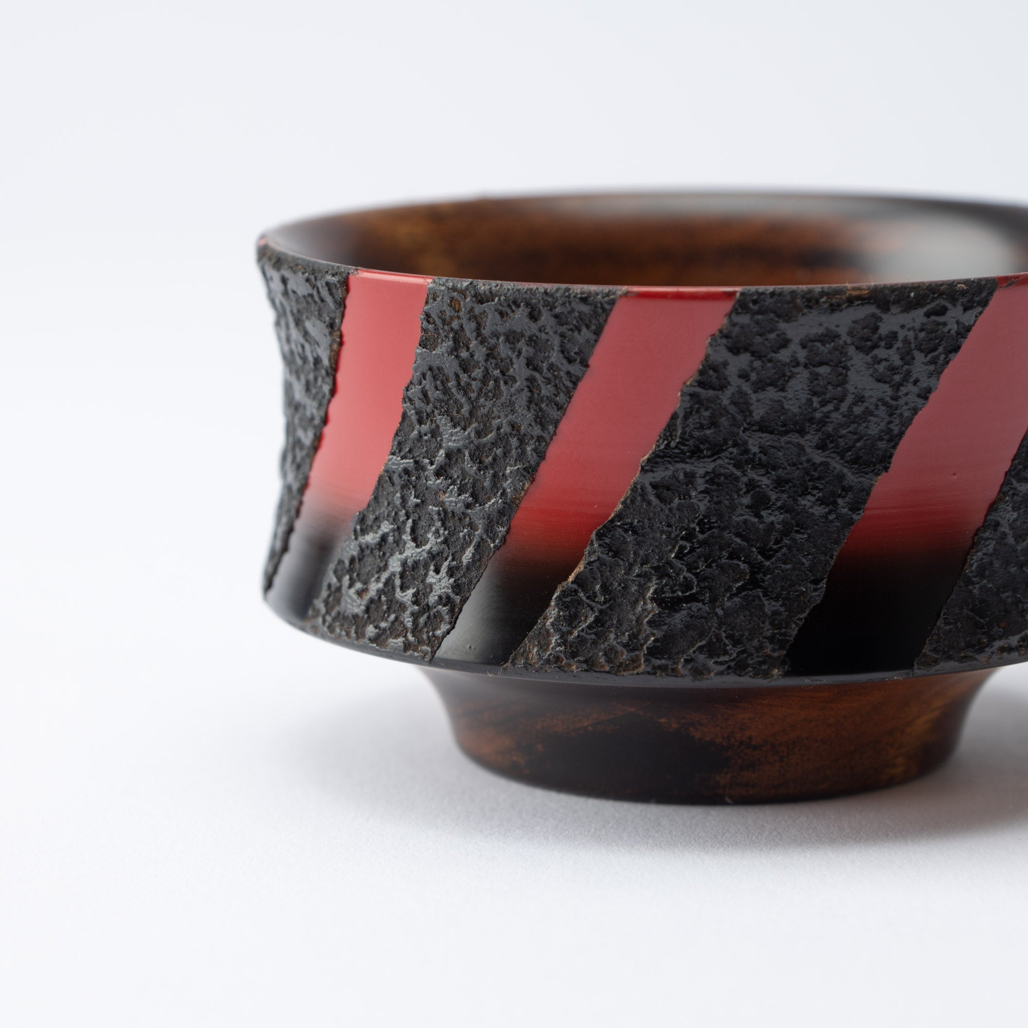 Sinra Line Kagawa Lacquerware Wide Guinomi Sake Cup - MUSUBI KILN - Quality Japanese Tableware and Gift