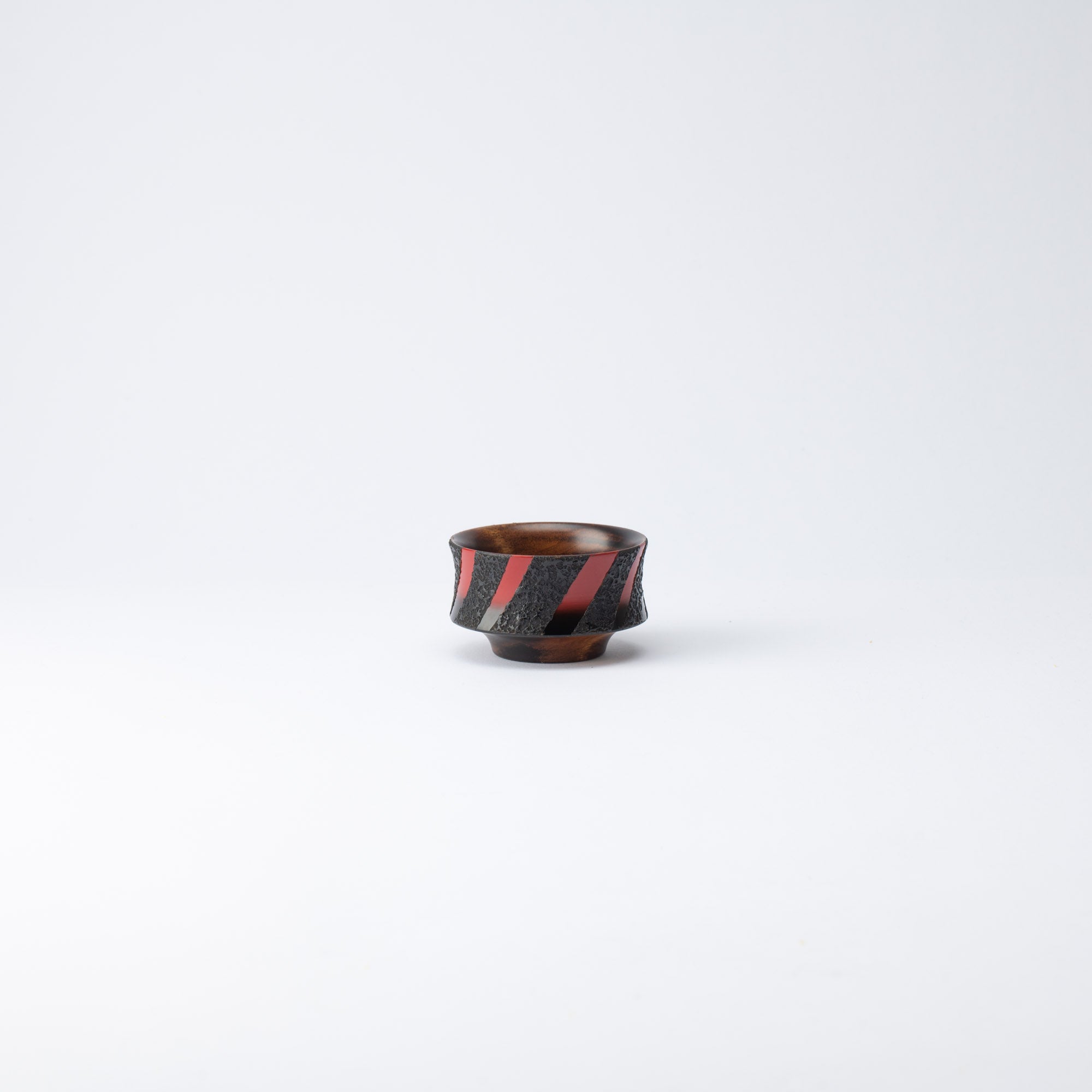 Sinra Line Kagawa Lacquerware Wide Guinomi Sake Cup - MUSUBI KILN - Quality Japanese Tableware and Gift