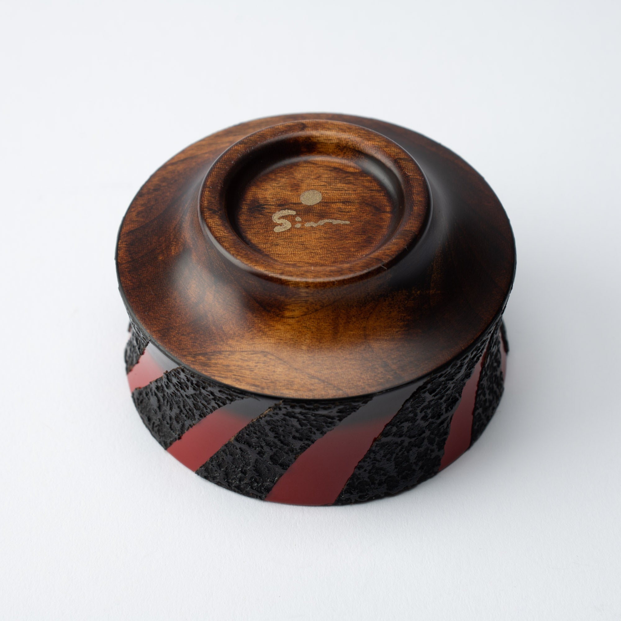 Sinra Line Kagawa Lacquerware Wide Guinomi Sake Cup - MUSUBI KILN - Quality Japanese Tableware and Gift