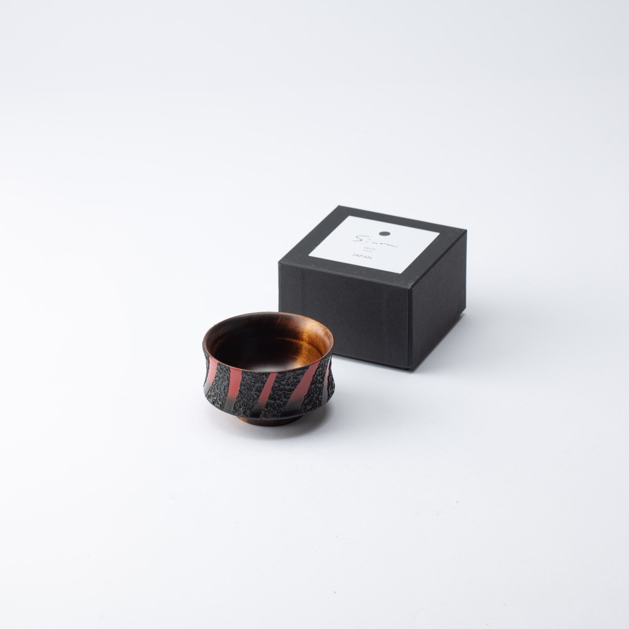 Sinra Line Kagawa Lacquerware Wide Guinomi Sake Cup - MUSUBI KILN - Quality Japanese Tableware and Gift