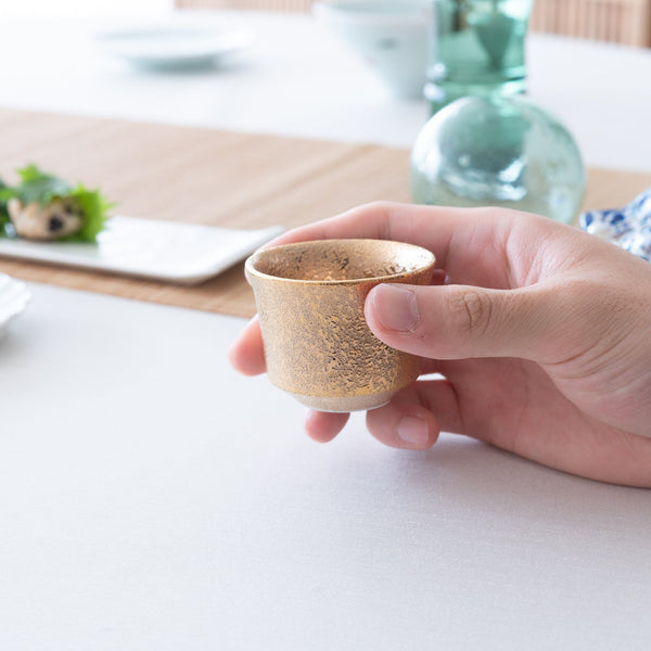 Soukyu Kiln Kinsai Kutani Ochoko Sake Cup - MUSUBI KILN - Quality Japanese Tableware and Gift