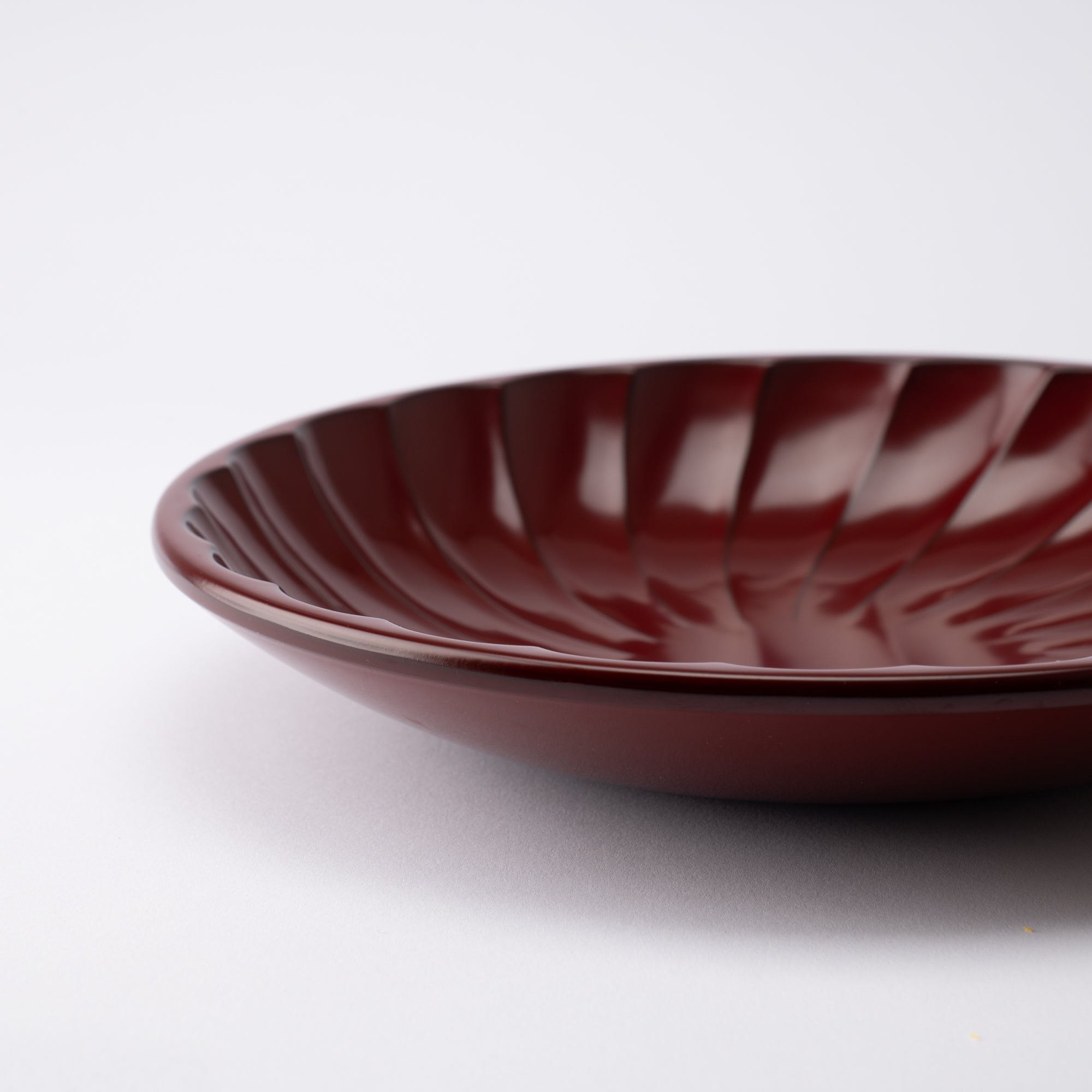 Streamlined Chrysanthemum Yamanaka Lacquerware Deep Plate - MUSUBI KILN - Quality Japanese Tableware and Gift