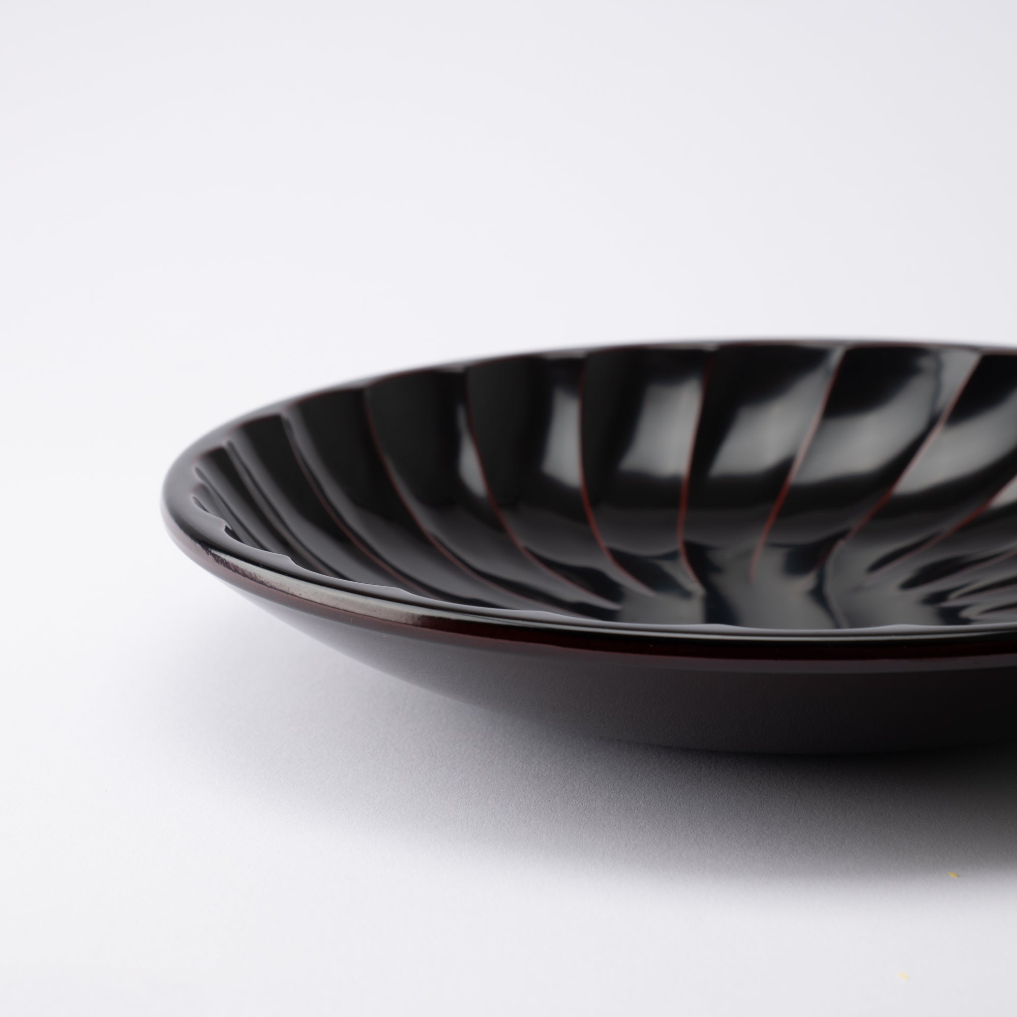 Streamlined Chrysanthemum Yamanaka Lacquerware Deep Plate - MUSUBI KILN - Quality Japanese Tableware and Gift