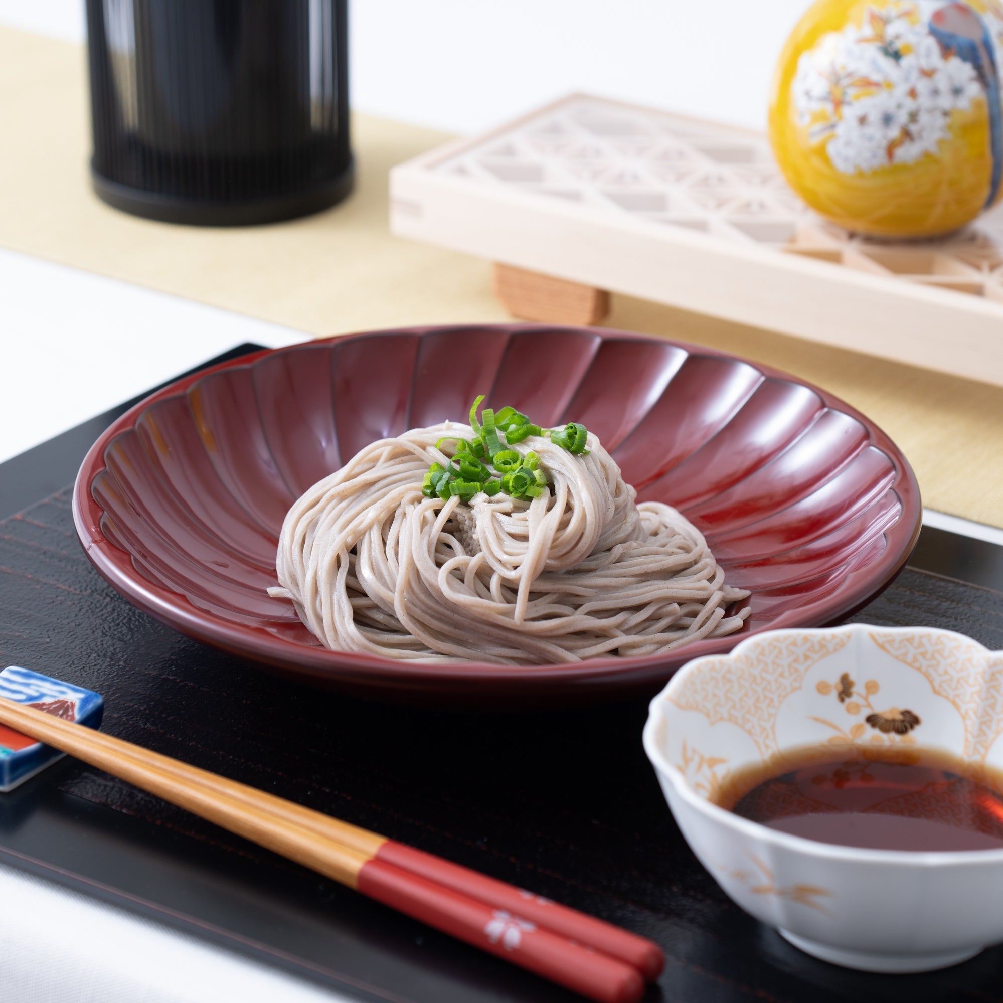 Streamlined Chrysanthemum Yamanaka Lacquerware Deep Plate - MUSUBI KILN - Quality Japanese Tableware and Gift