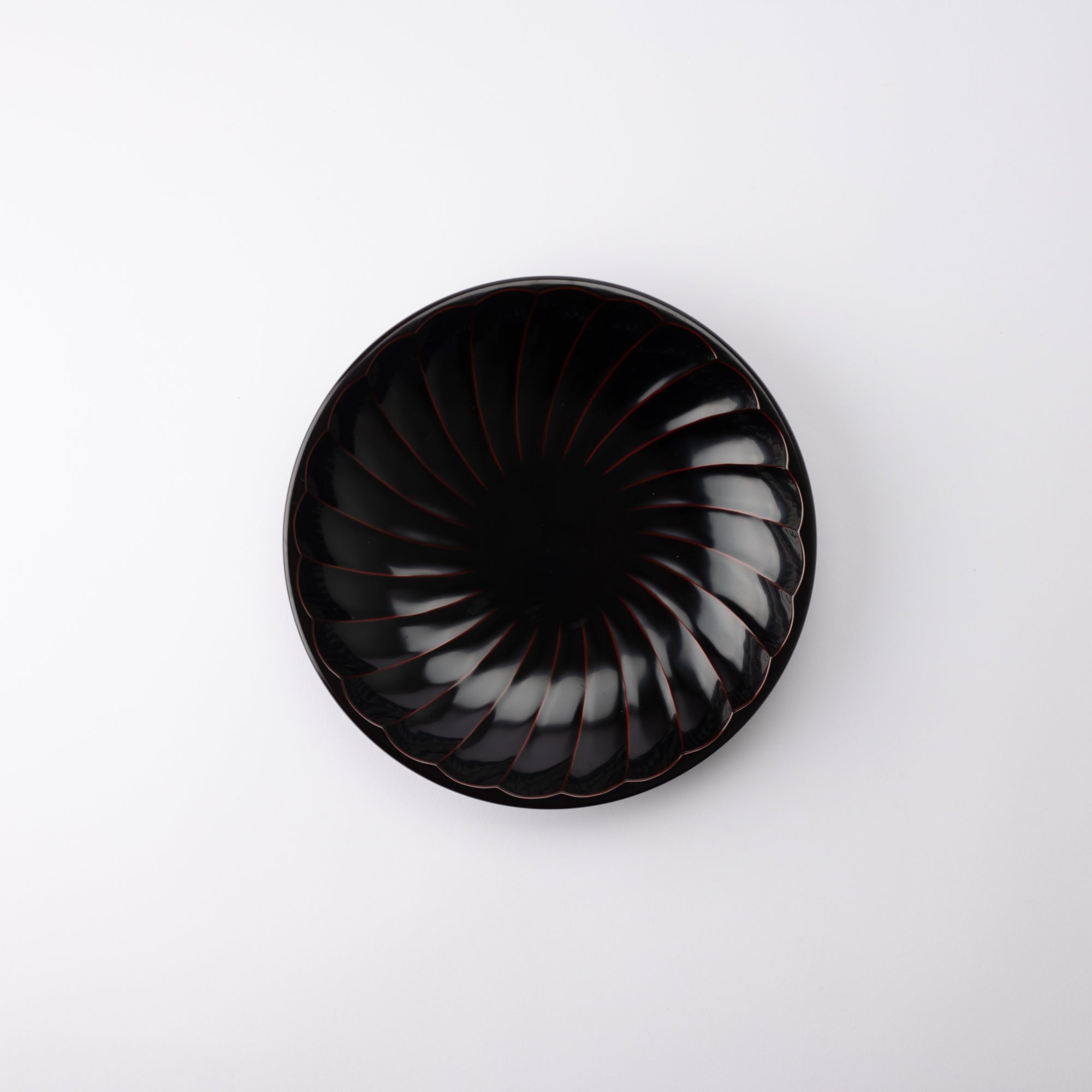 Streamlined Chrysanthemum Yamanaka Lacquerware Deep Plate - MUSUBI KILN - Quality Japanese Tableware and Gift