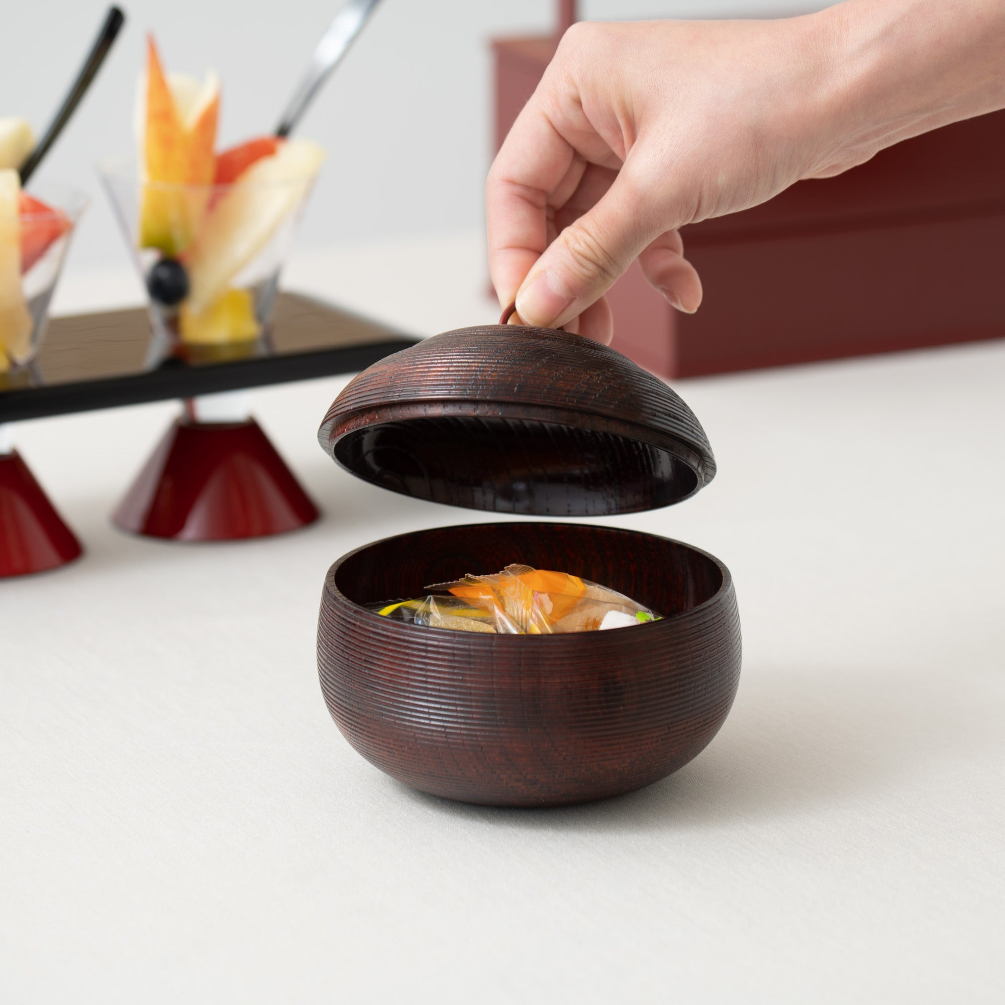 Suji - biki Zelkova Yamanaka Lacquerware Candy Box - MUSUBI KILN - Quality Japanese Tableware and Gift