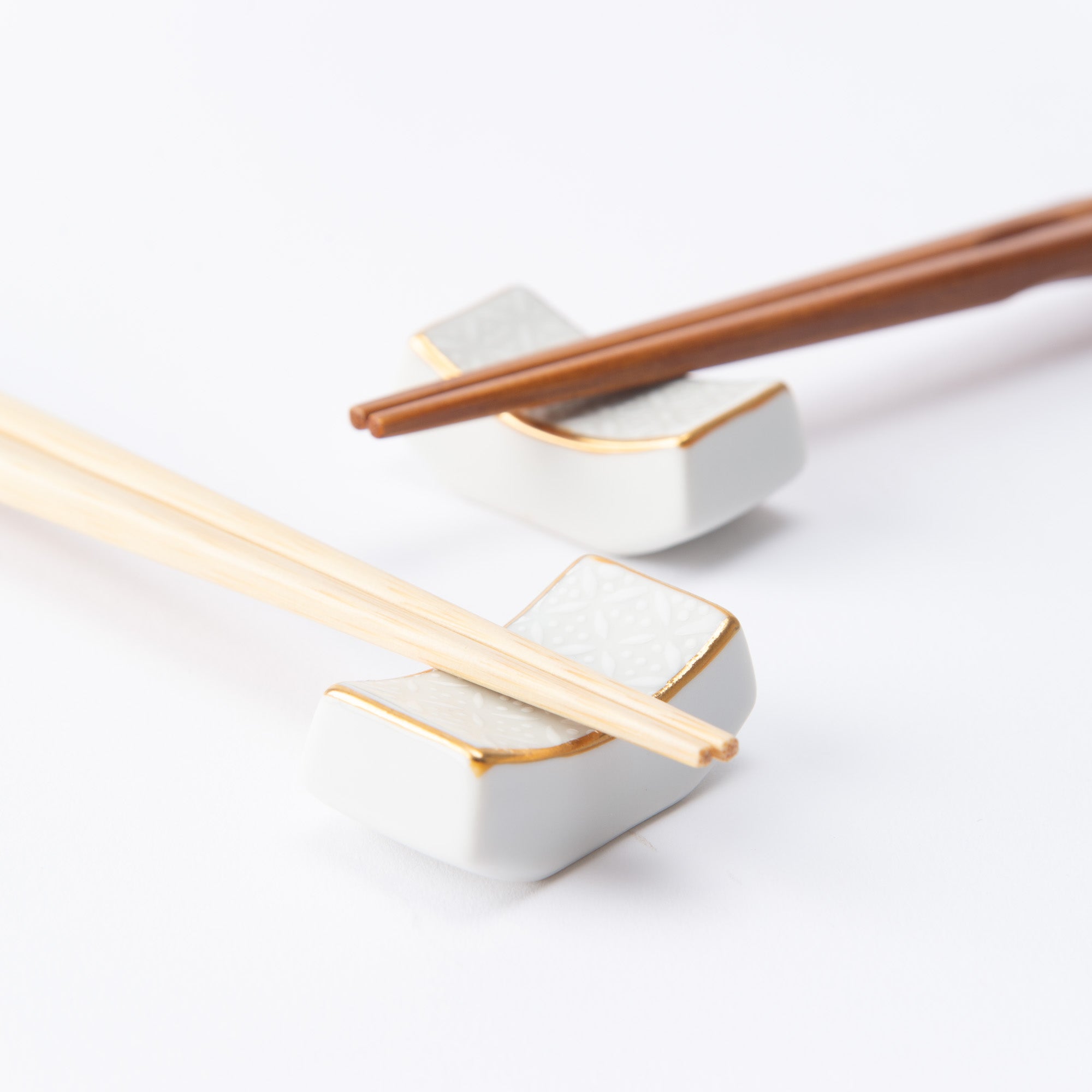 Syuzando White Shippou Kutani Chopstick Rest Set - MUSUBI KILN - Quality Japanese Tableware and Gift