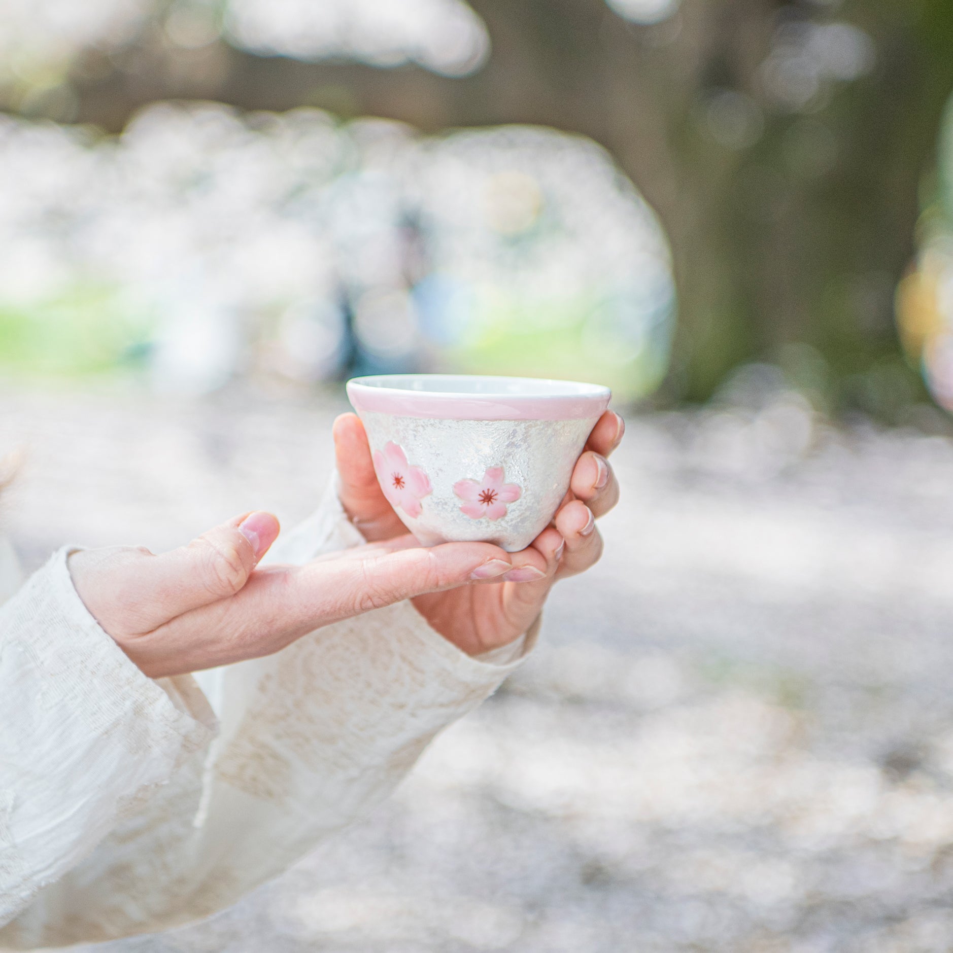 Tasei Kiln Lustrous Pink Sakura Arita Ware Japanese Teacup - MUSUBI KILN - Quality Japanese Tableware and Gift