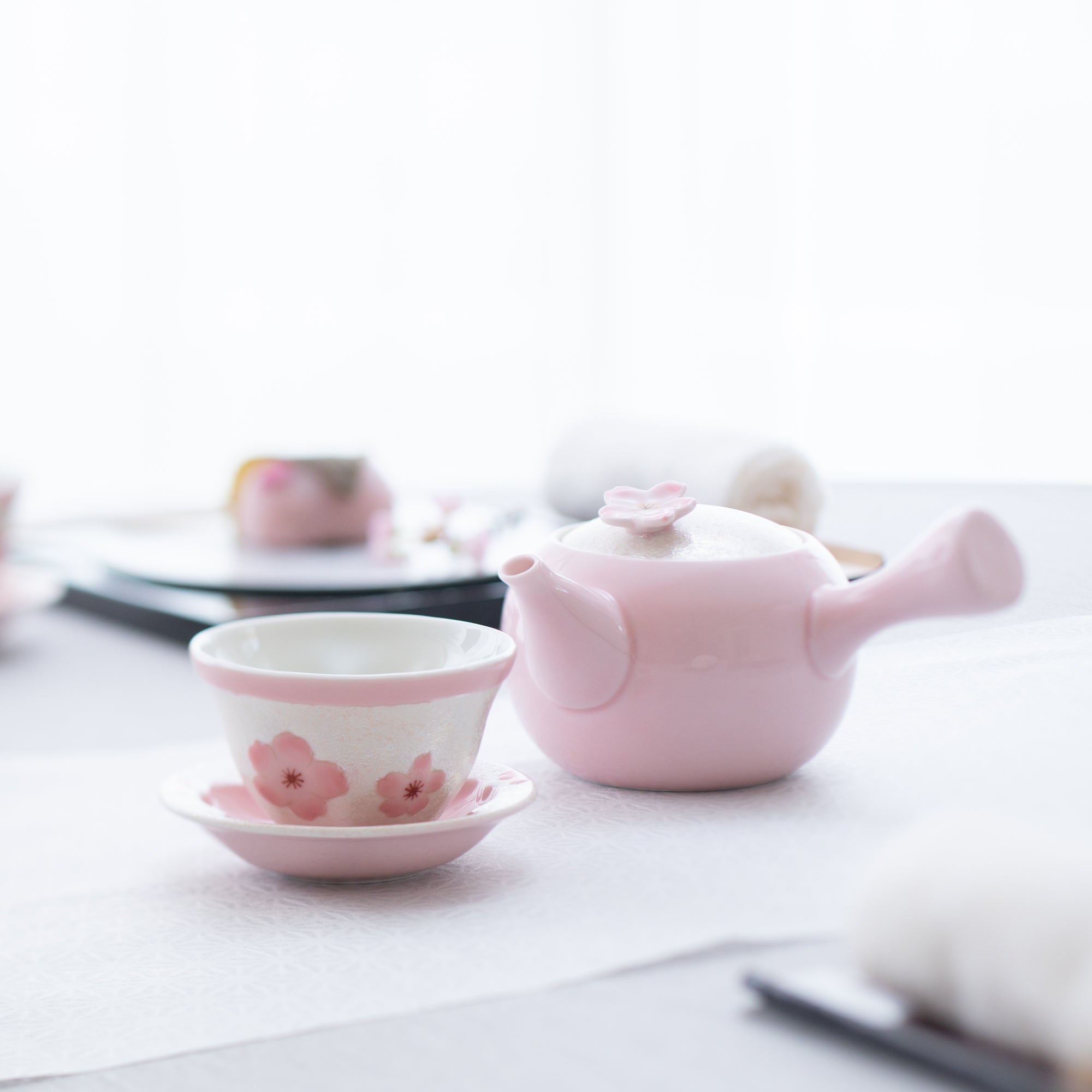 Tasei Kiln Lustrous Pink Sakura Arita Ware Japanese Teacup - MUSUBI KILN - Quality Japanese Tableware and Gift