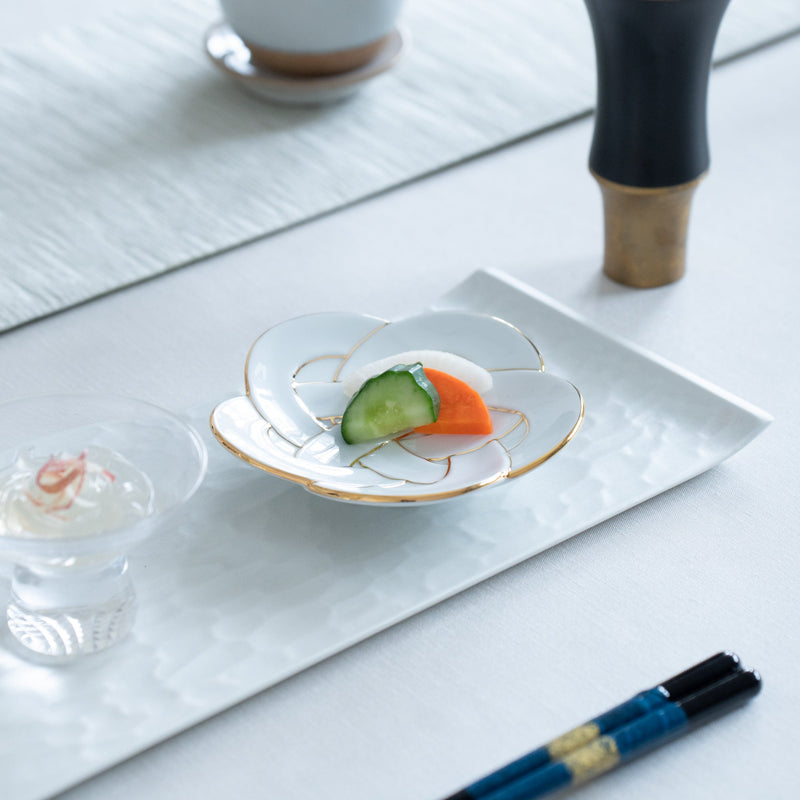 Tasei Kiln Plum Blossom Knot Arita Sauce Plate - MUSUBI KILN - Quality Japanese Tableware and Gift